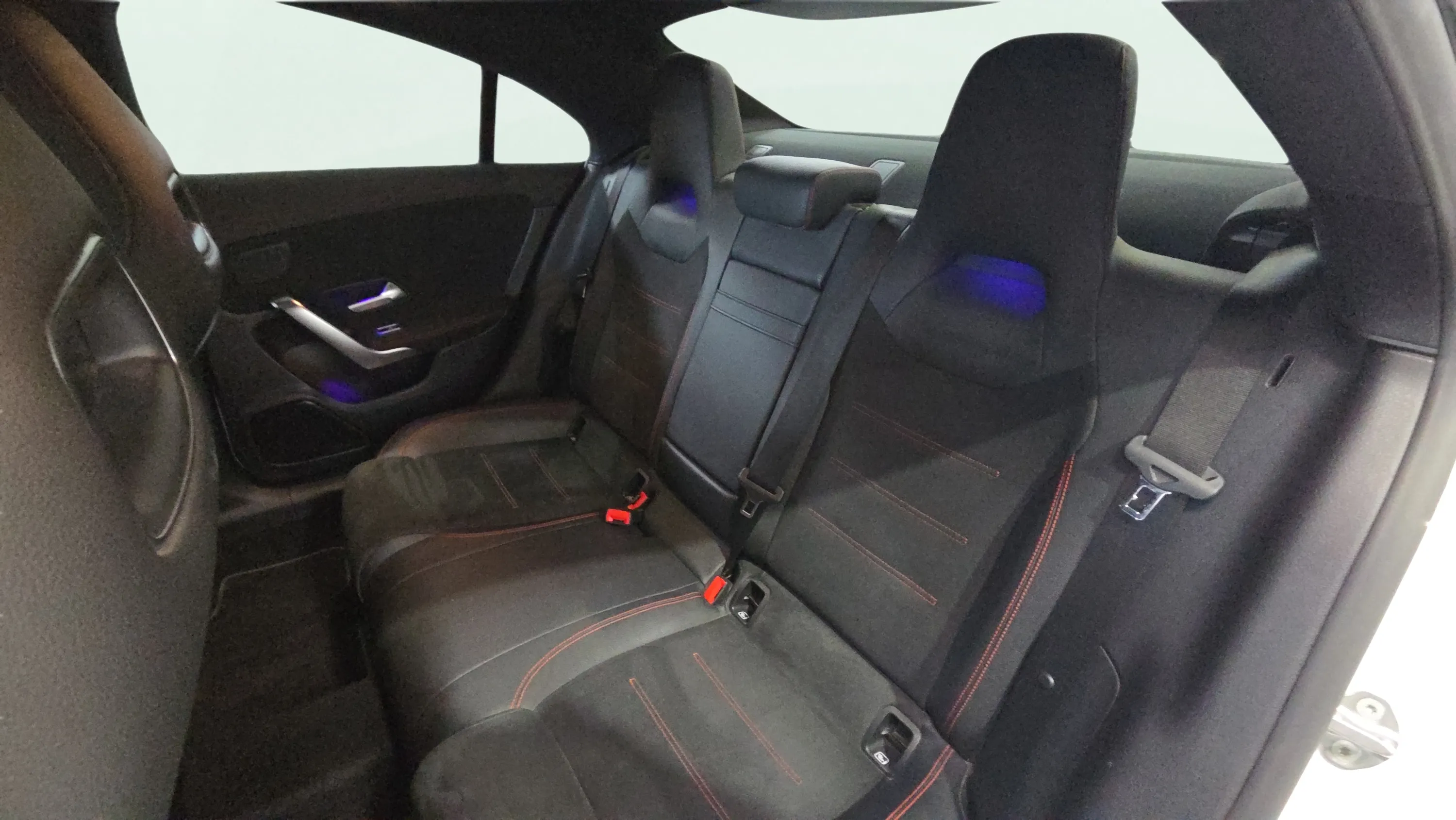 Mercedes-Benz CLA 250 e - foto 14