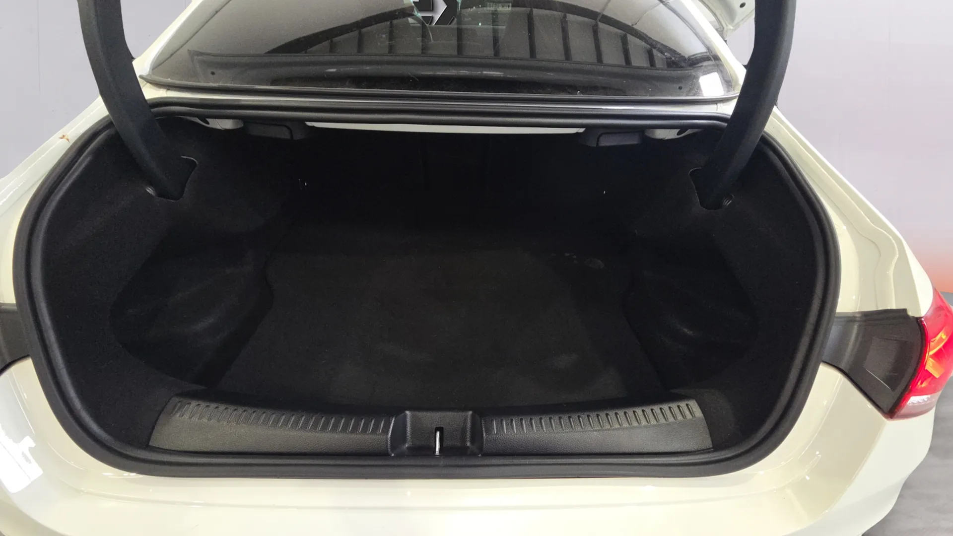Mercedes-Benz CLA 250 e - foto 16