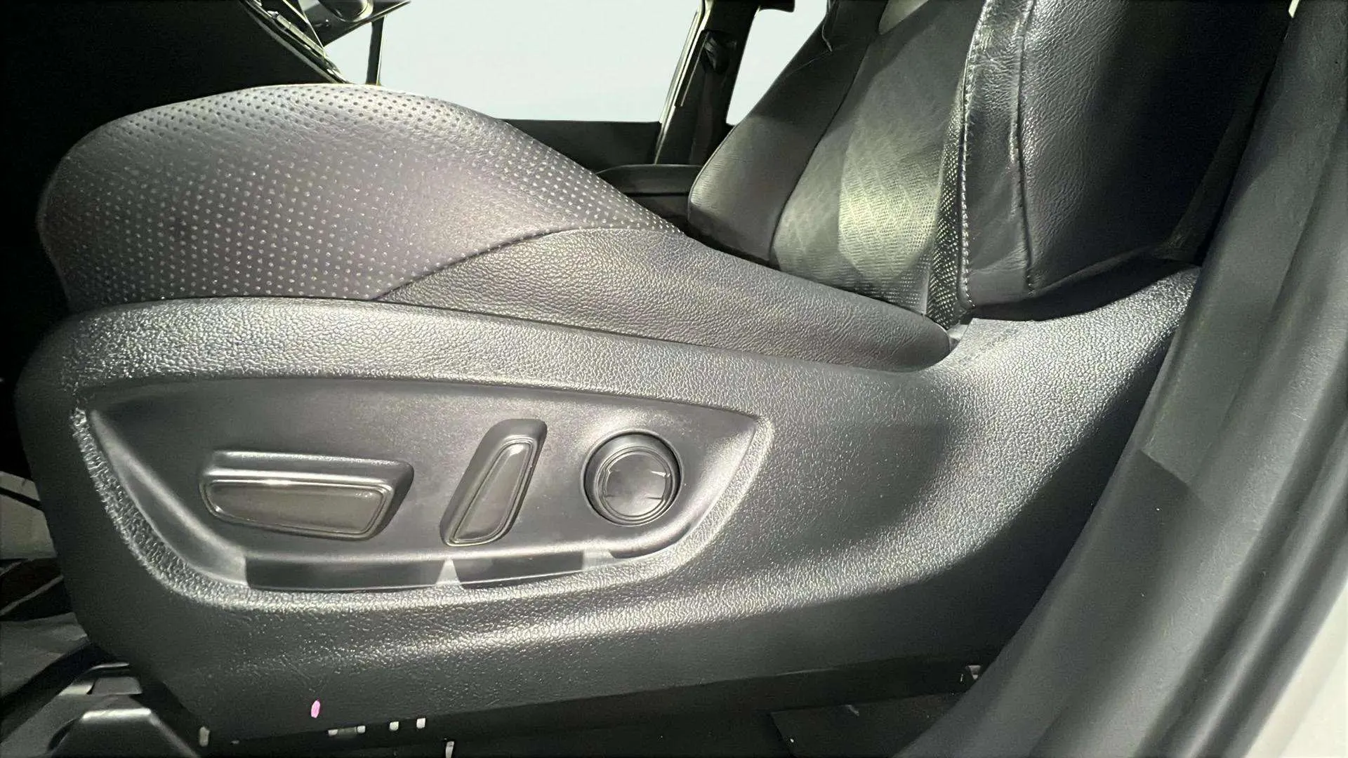 Toyota C-HR 2.0 180H Advance - foto 21