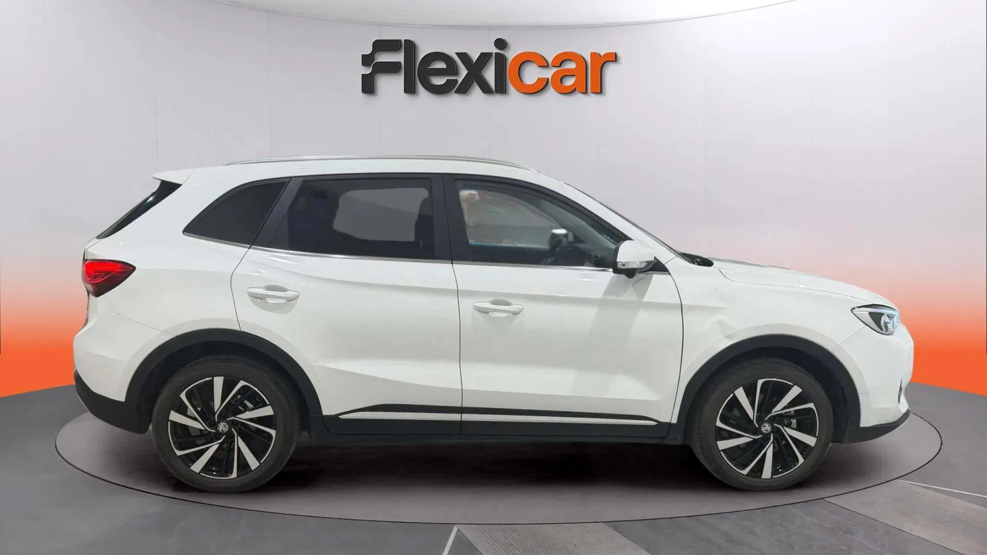 MG ZS Hybrid+ Luxury - foto 2
