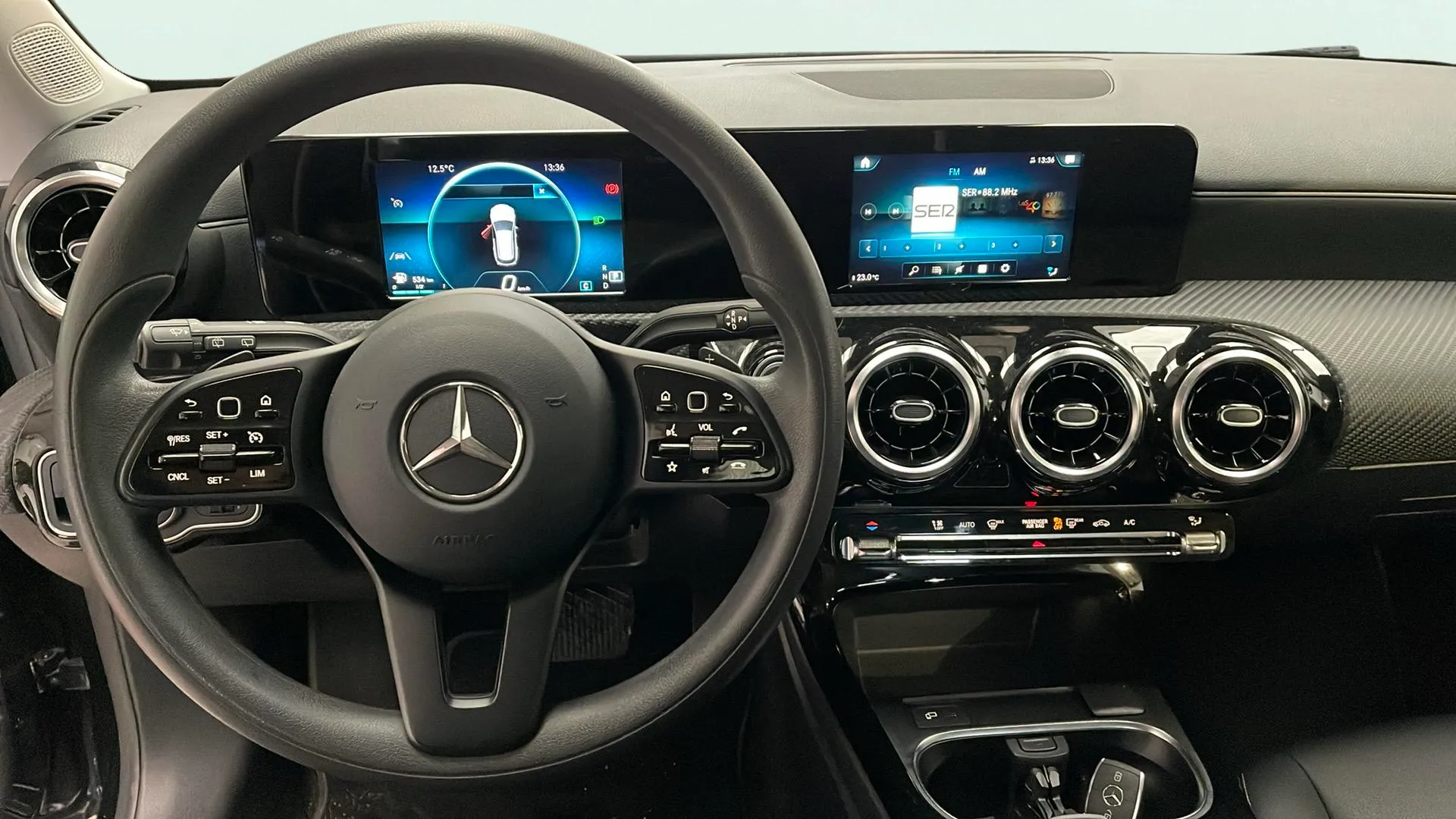 Mercedes-Benz CLA 180 D DCT Shooting Brake - foto 14