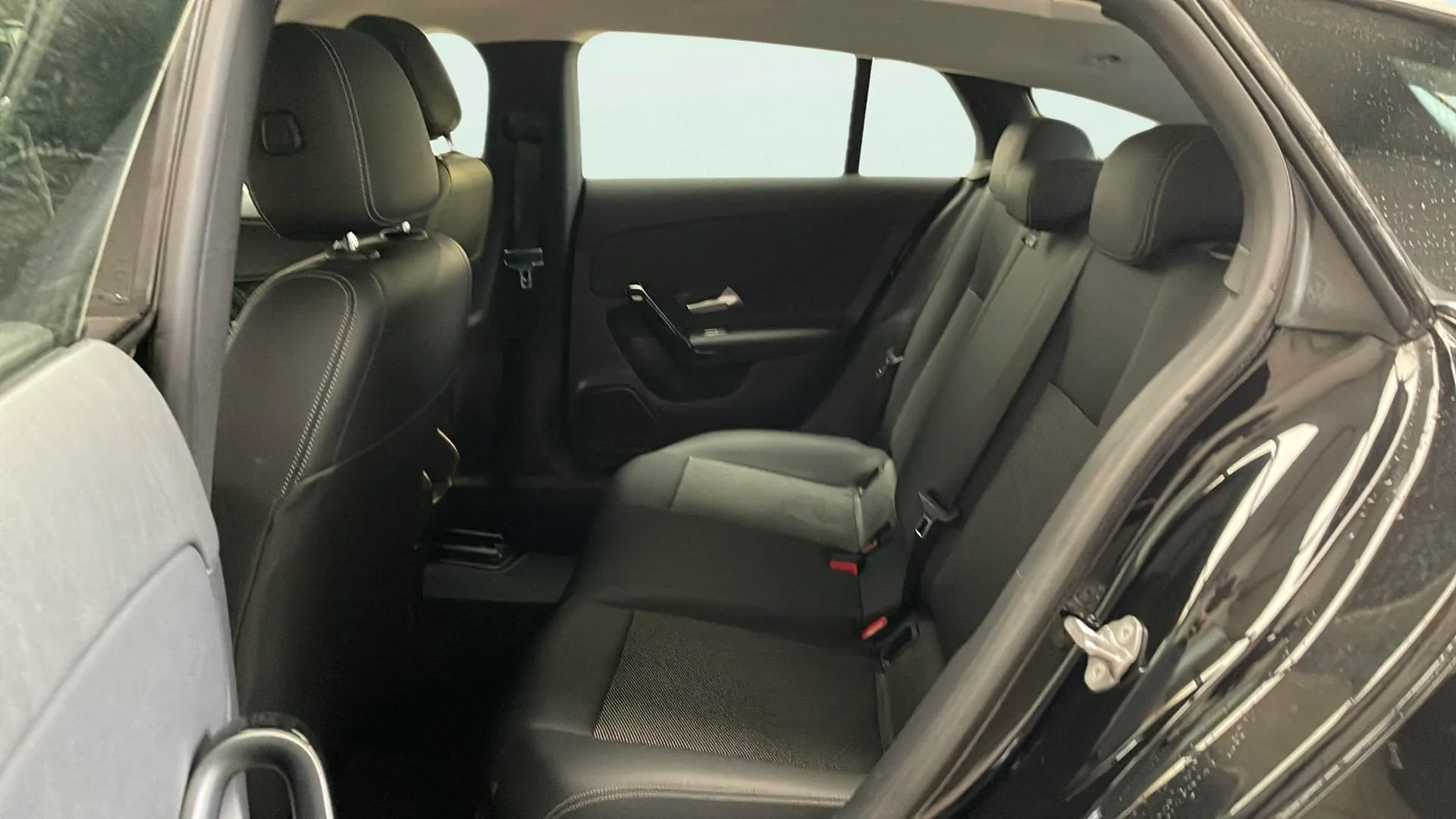 Mercedes-Benz CLA 180 D DCT Shooting Brake - foto 25