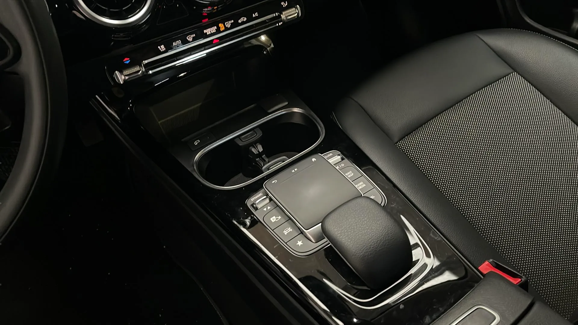 Mercedes-Benz CLA 180 D DCT Shooting Brake - foto 26