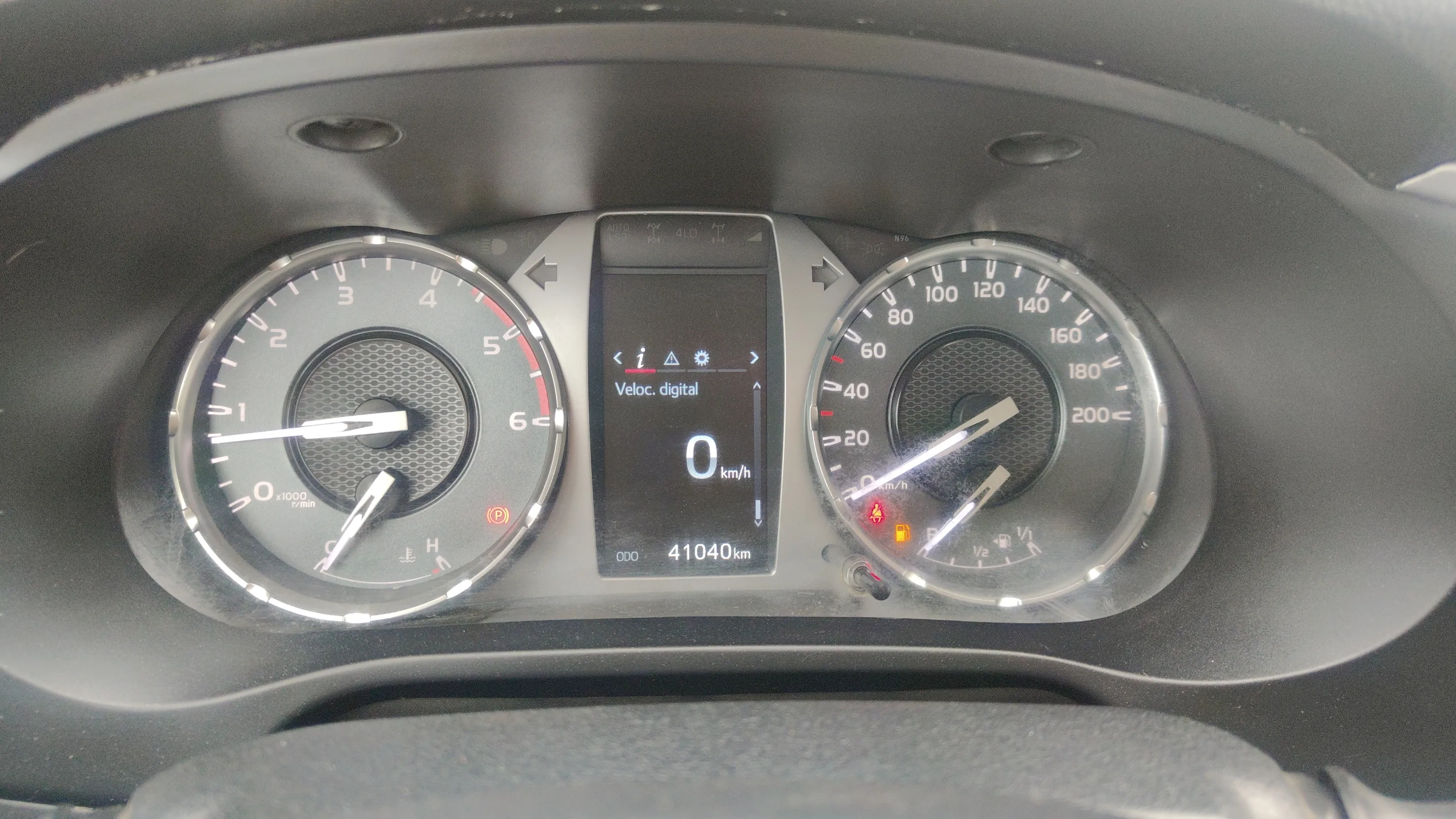 Toyota Hilux 2.4 D-4D Cabina Doble GX - foto 12