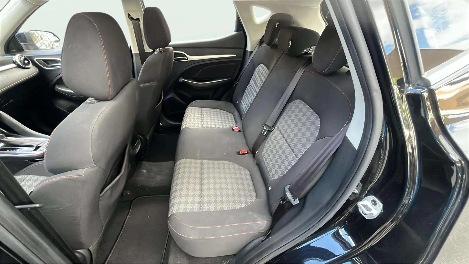 MG ZS 1.0T Comfort - foto 12