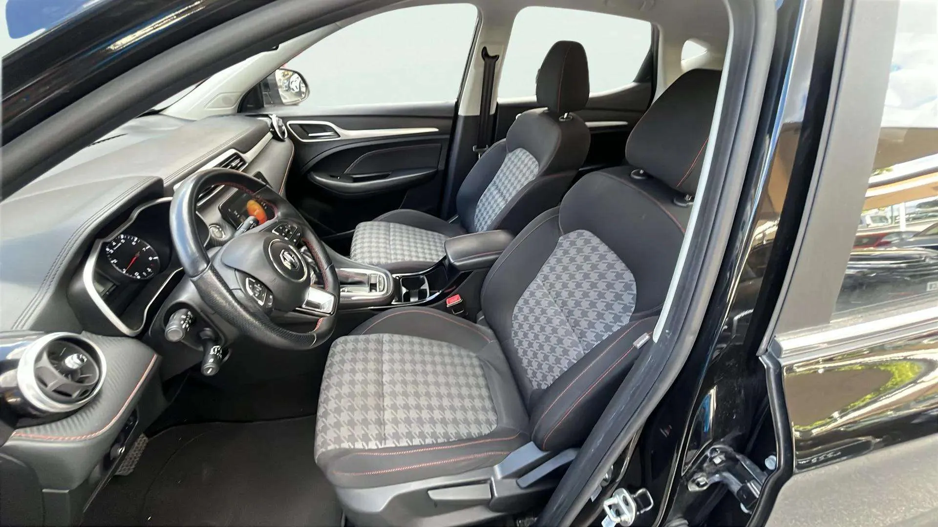 MG ZS 1.0T Comfort - foto 11