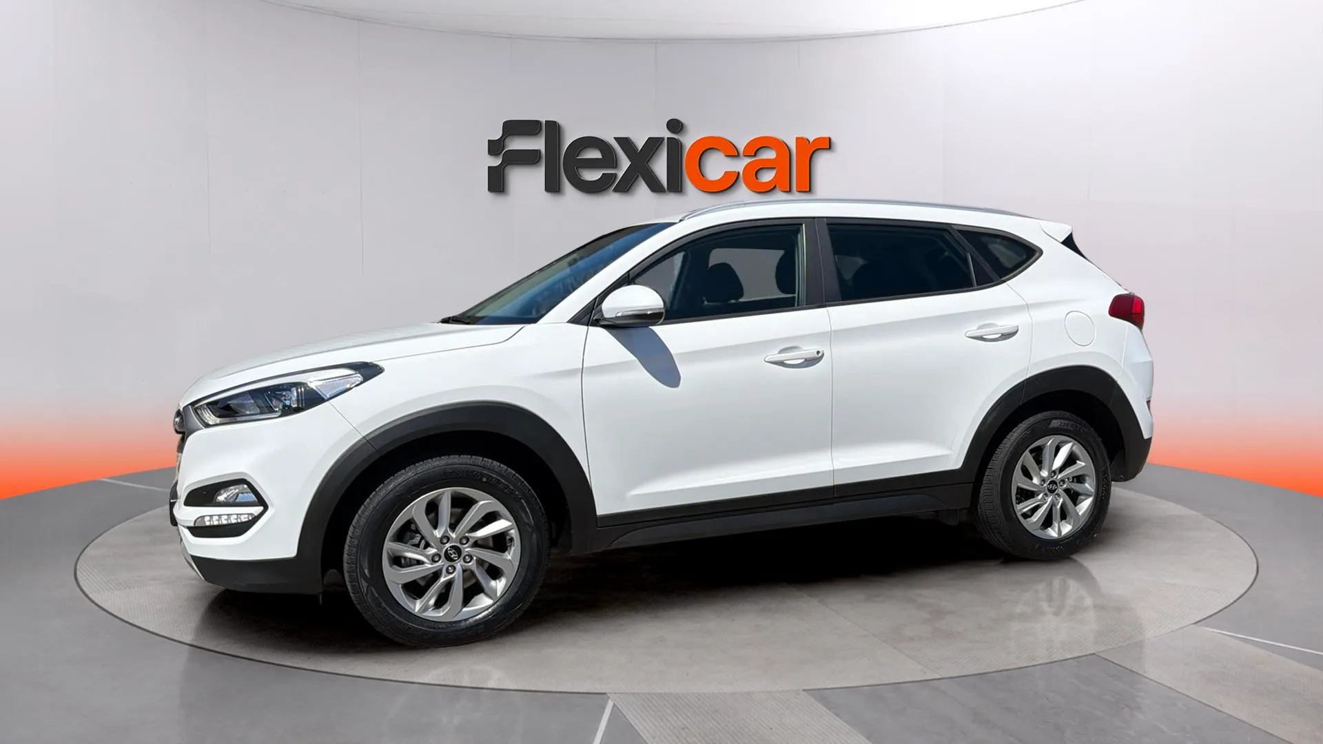 Hyundai Tucson 1.6 GDi BlueDrive Klass Nav 4x2 - foto 4