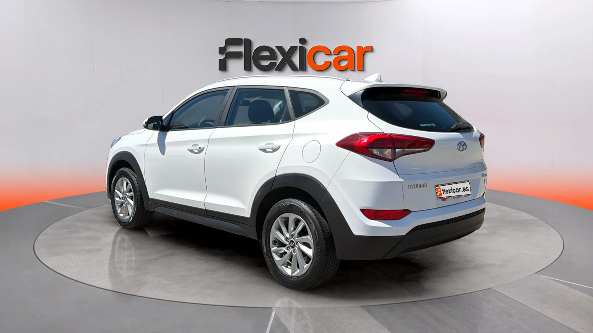 Hyundai Tucson 1.6 GDi BlueDrive Klass Nav 4x2 - foto 6