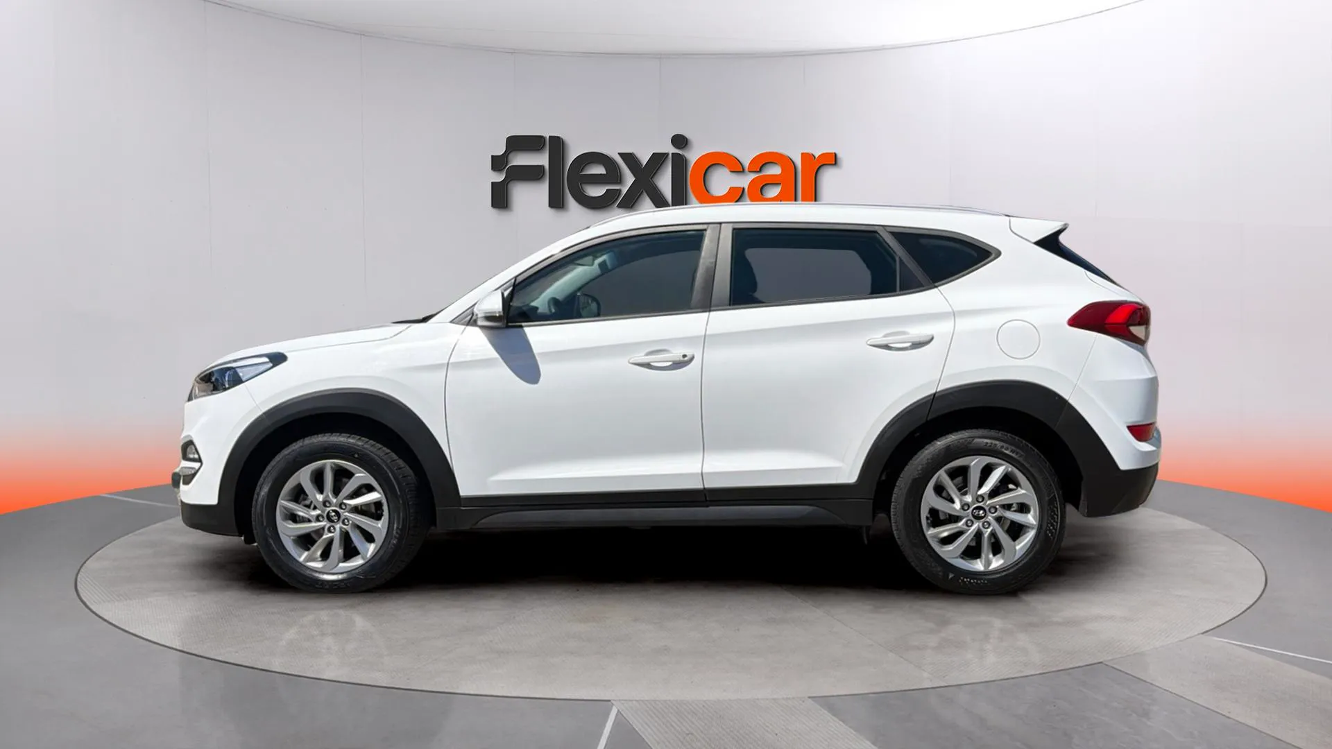 Hyundai Tucson 1.6 GDi BlueDrive Klass Nav 4x2 - foto 5