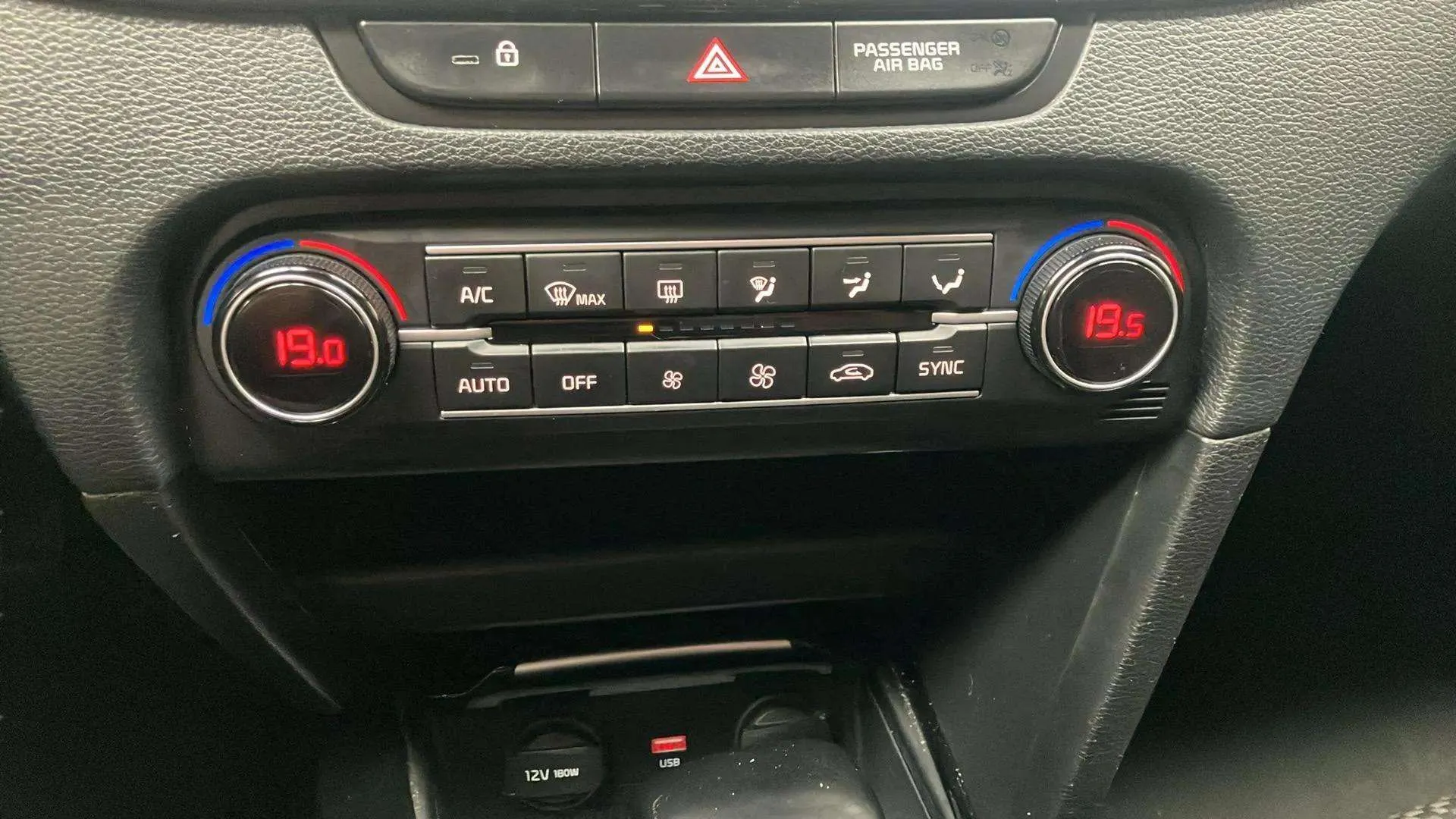 Kia XCeed 1.4 T-GDi Emotion DCT - foto 17
