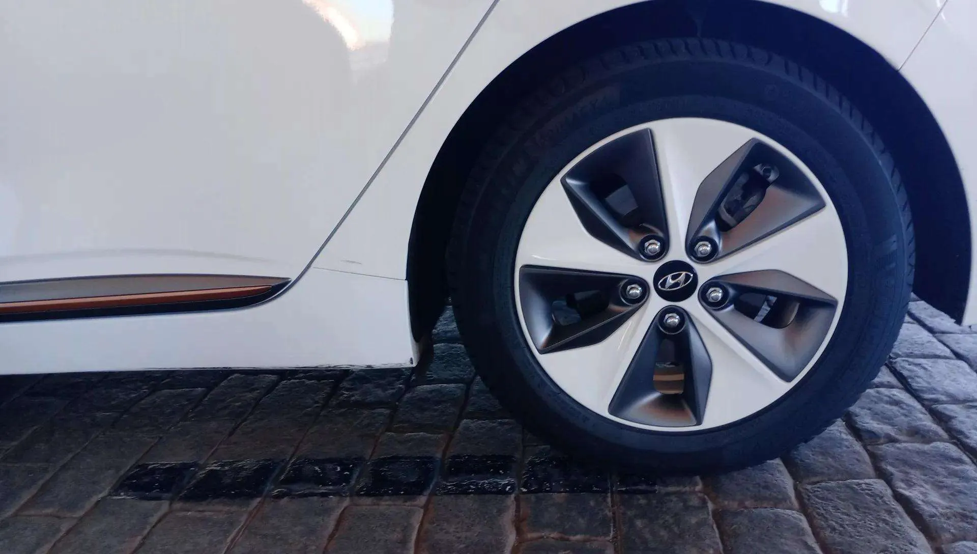 Hyundai Ioniq EV Klass - foto 17