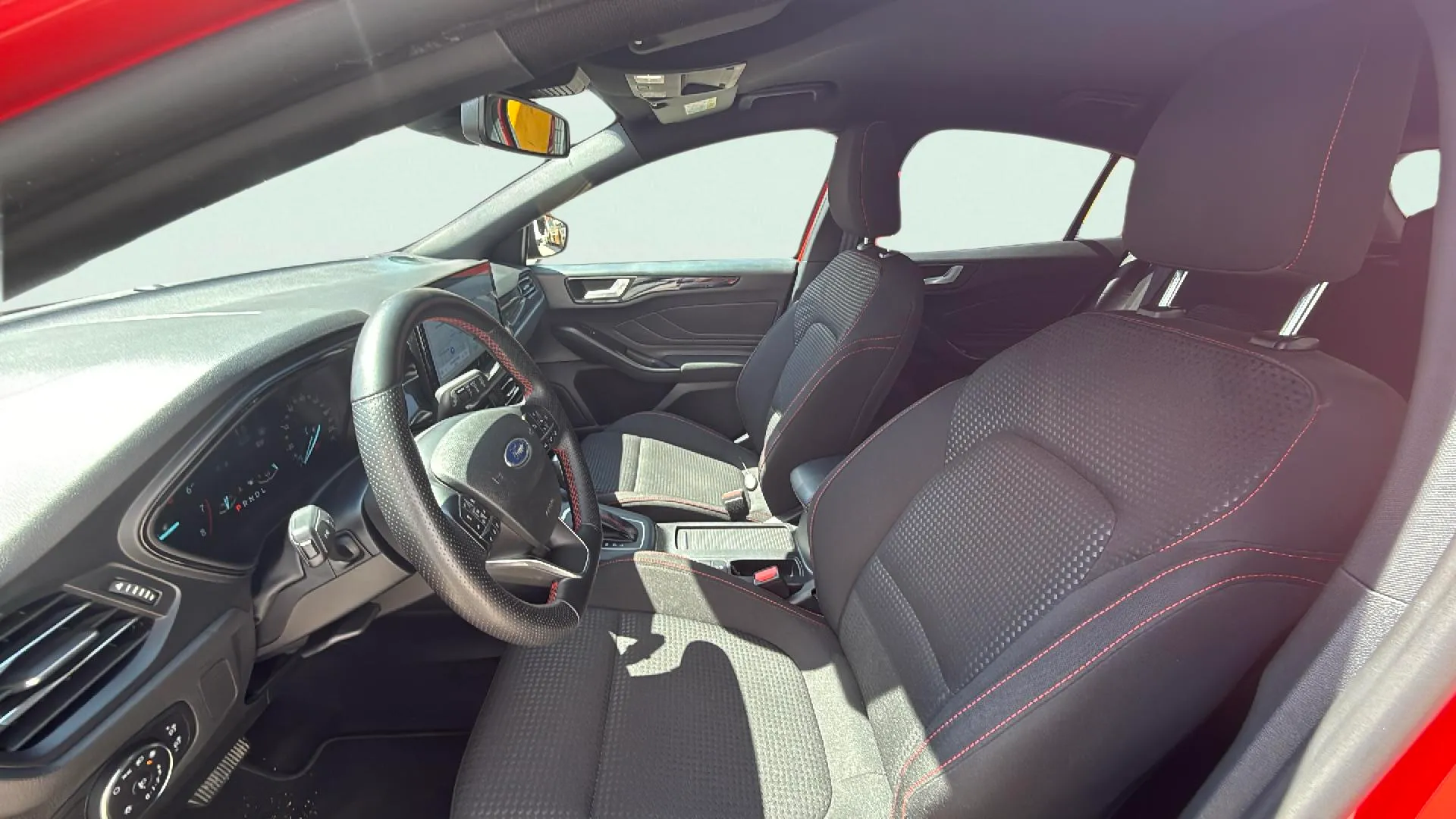 Ford Focus 1.0 EcoBoost MHEV Active - foto 18