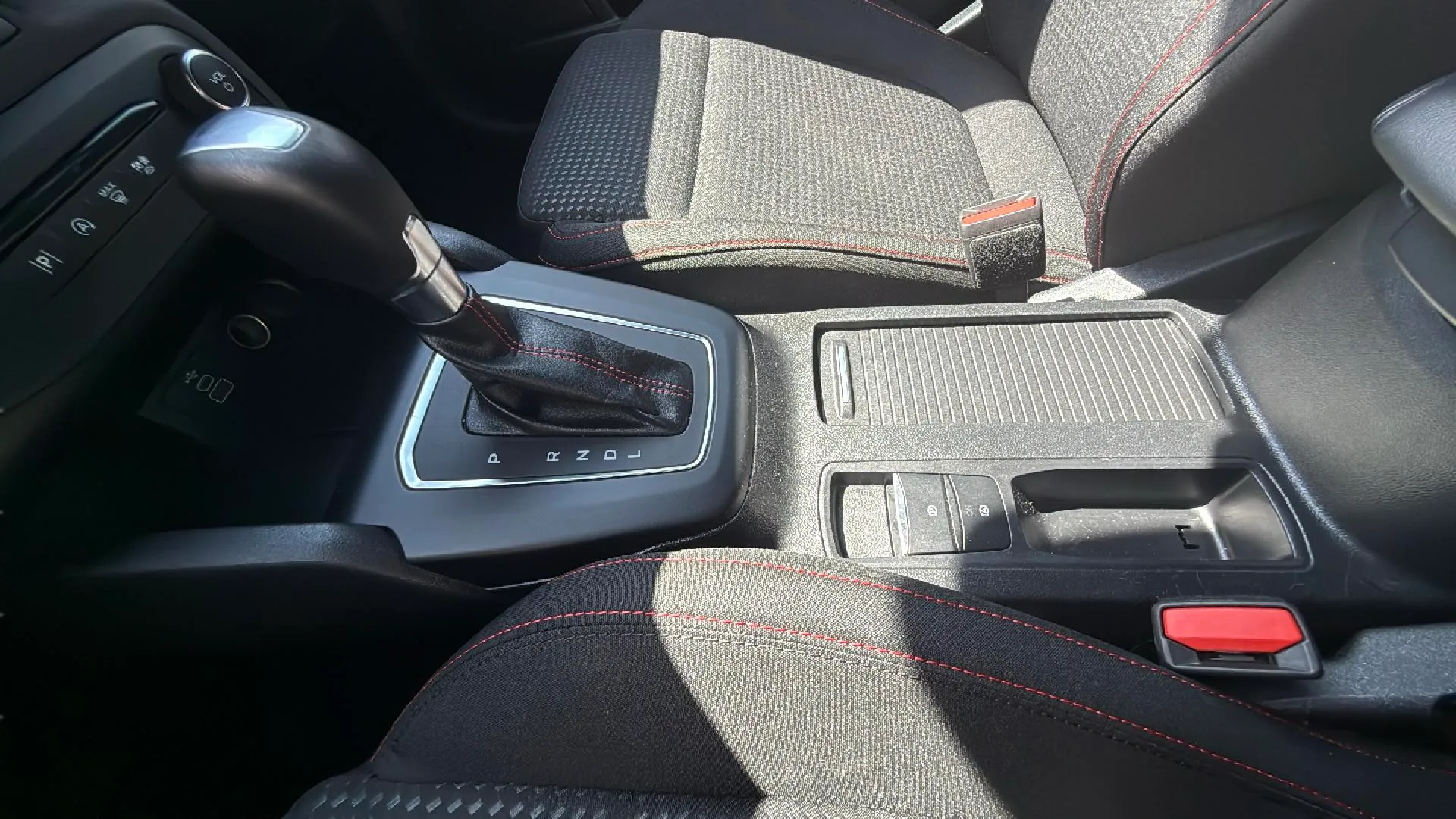 Ford Focus 1.0 EcoBoost MHEV Active - foto 15