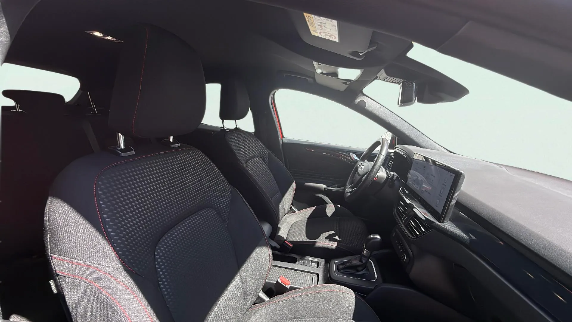 Ford Focus 1.0 EcoBoost MHEV Active - foto 17