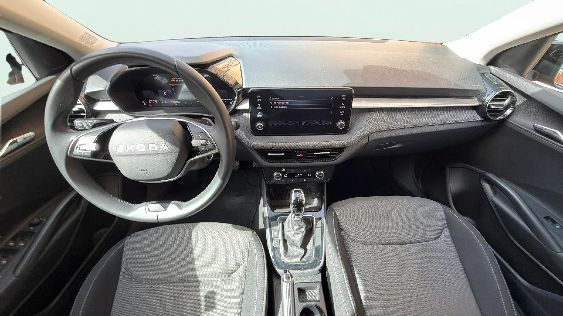 Škoda Fabia 1.0 TSI DSG Selection - foto 10