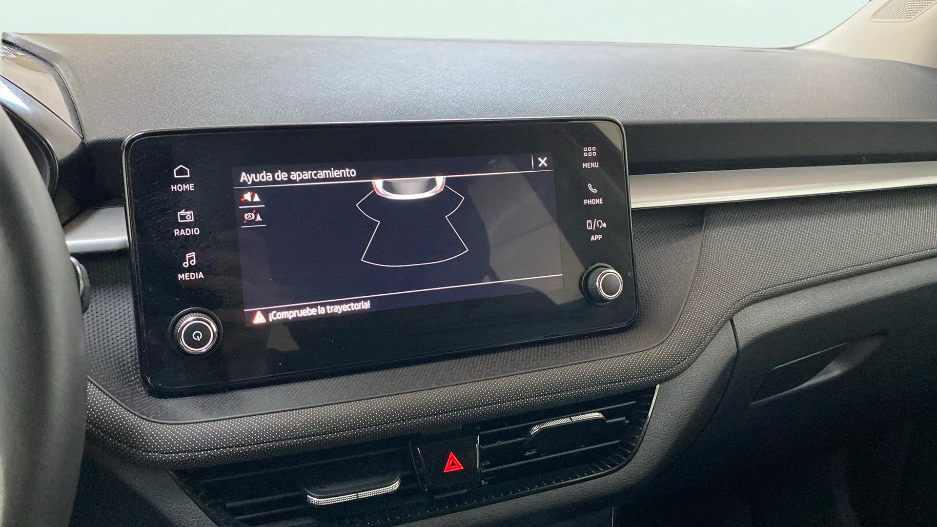 Škoda Fabia 1.0 TSI DSG Selection - foto 18