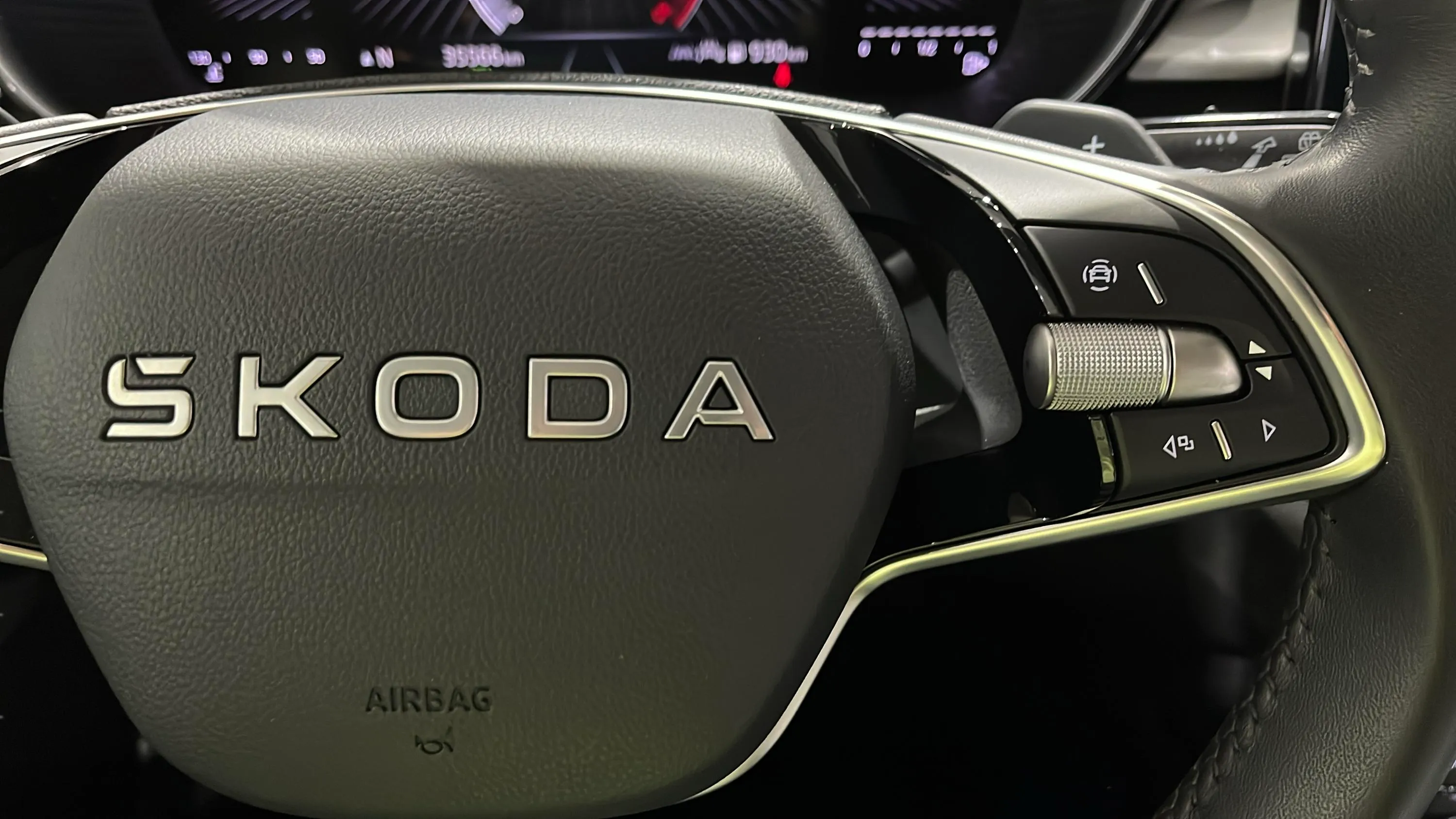 Škoda Fabia 1.0 TSI DSG Selection - foto 18
