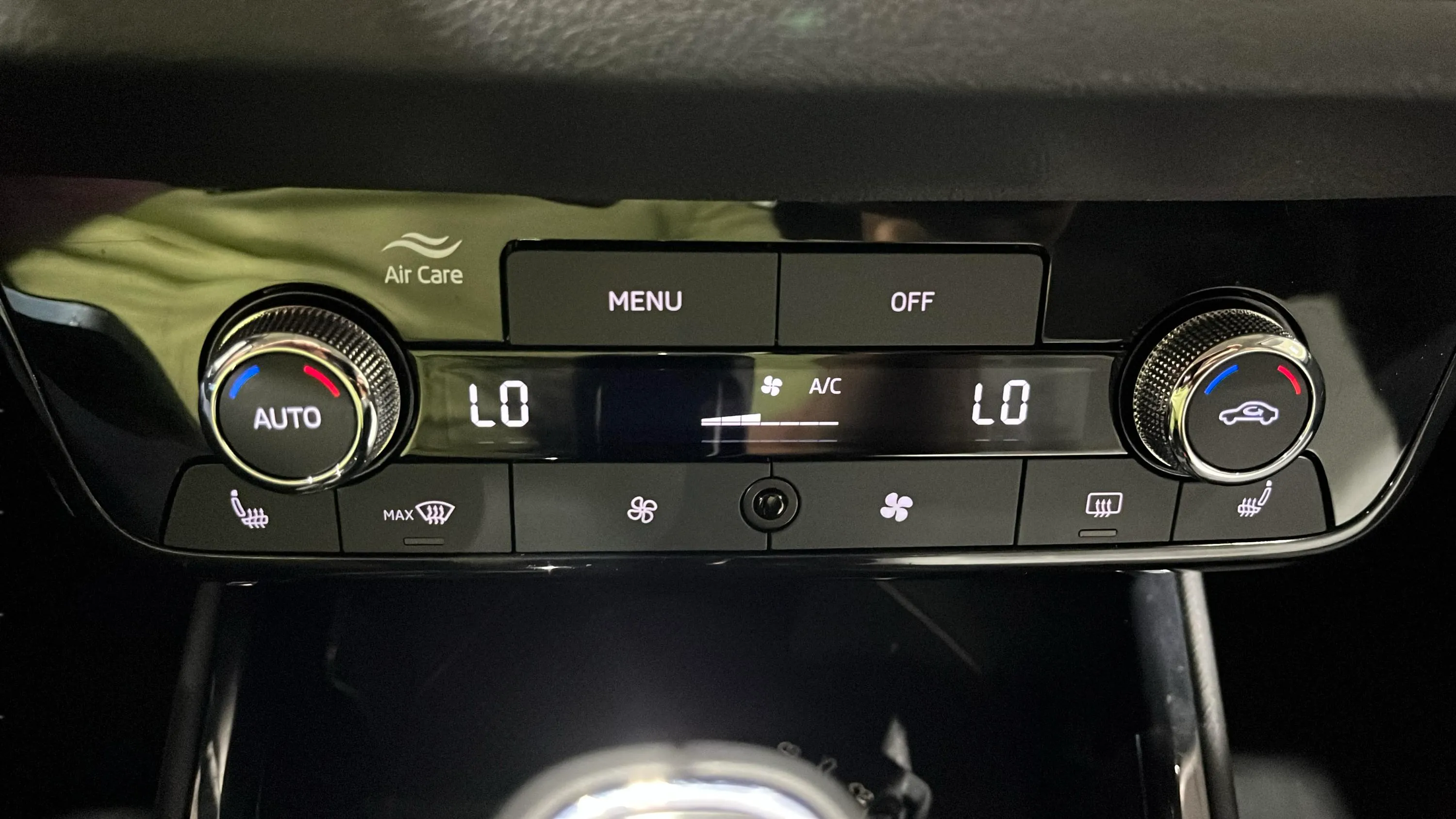 Škoda Fabia 1.0 TSI DSG Selection - foto 24