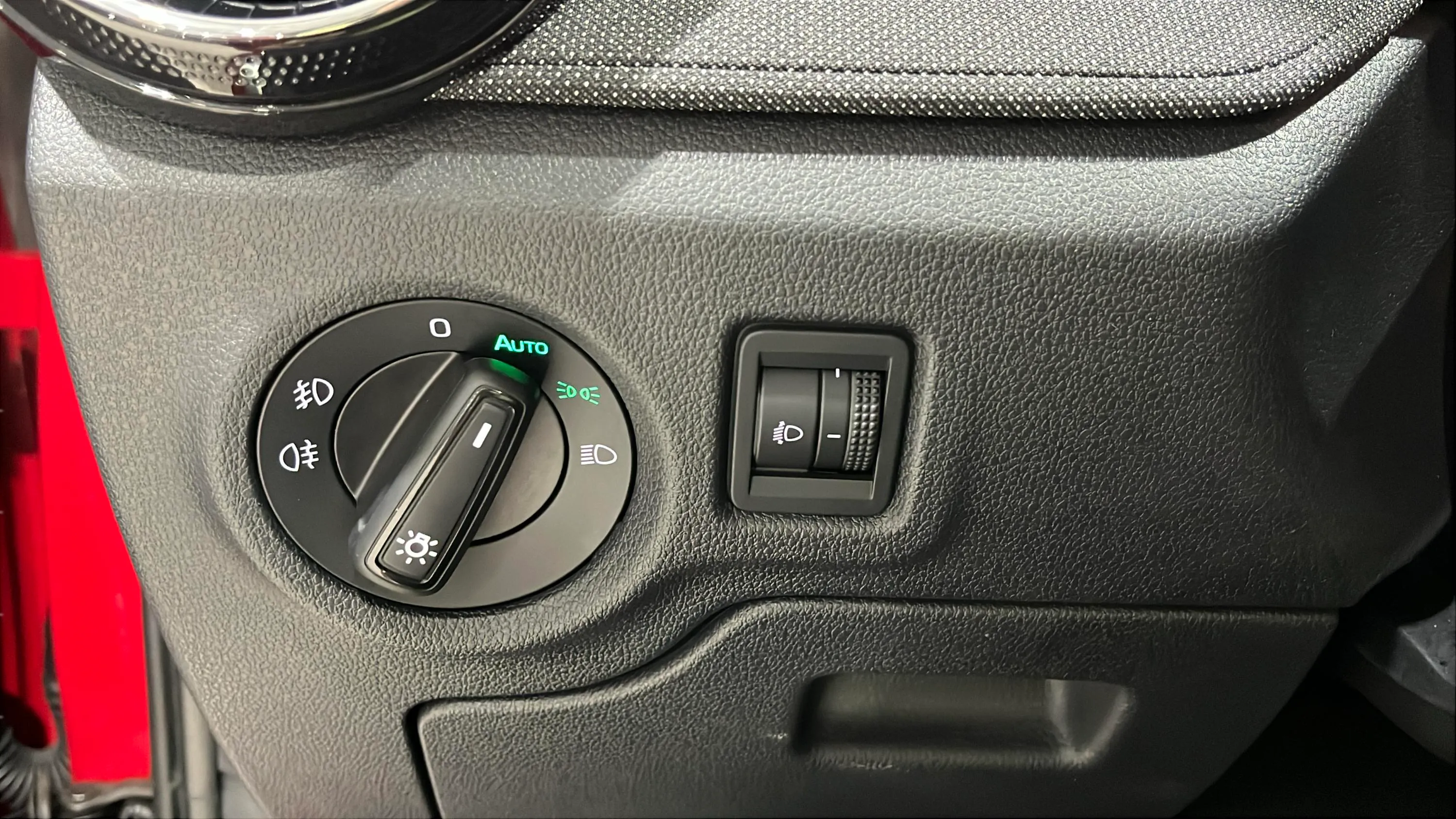 Škoda Fabia 1.0 TSI DSG Selection - foto 15