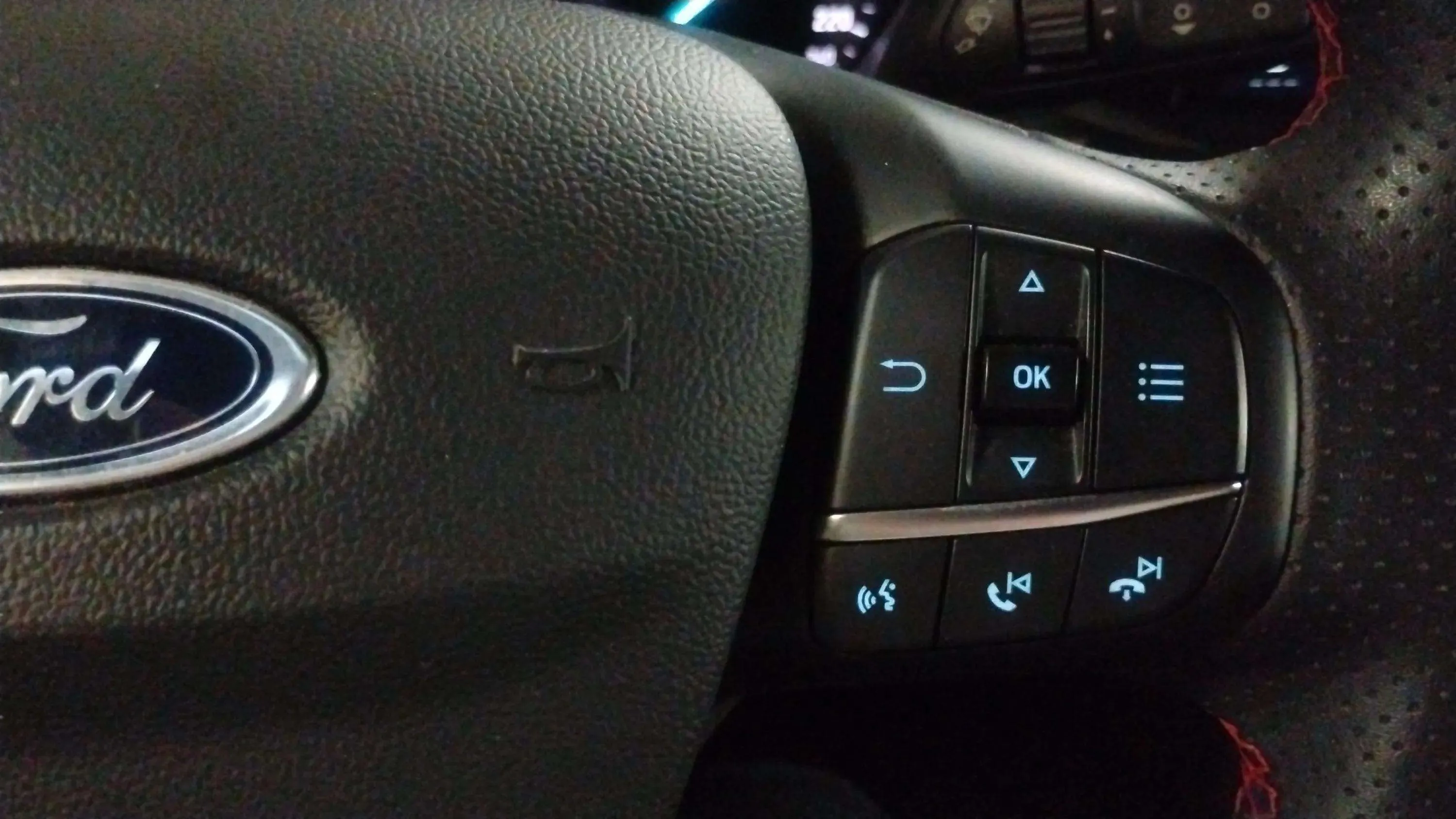 Ford Focus 1.0 EcoBoost MHEV Active - foto 23