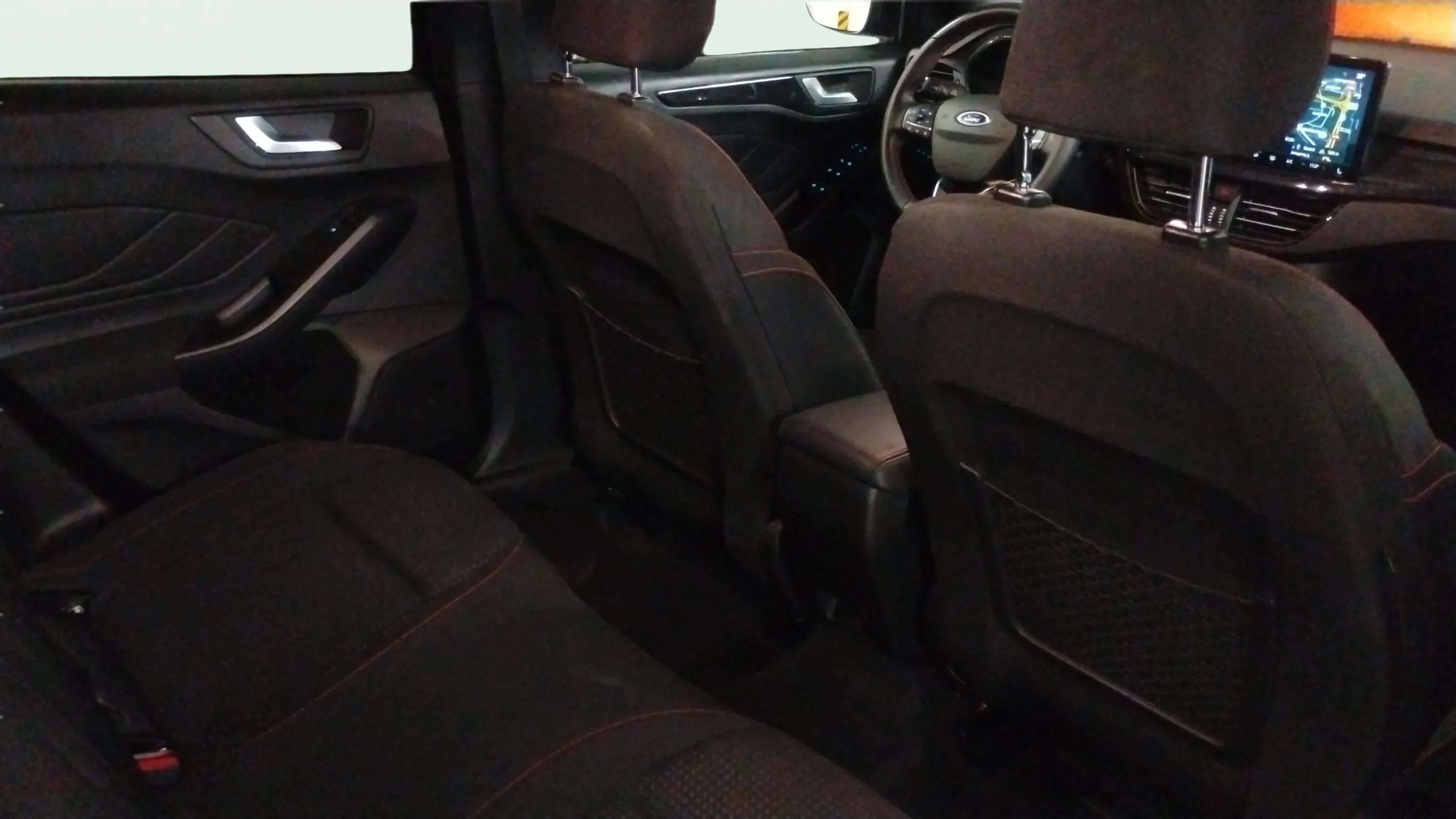 Ford Focus 1.0 EcoBoost MHEV Active - foto 12