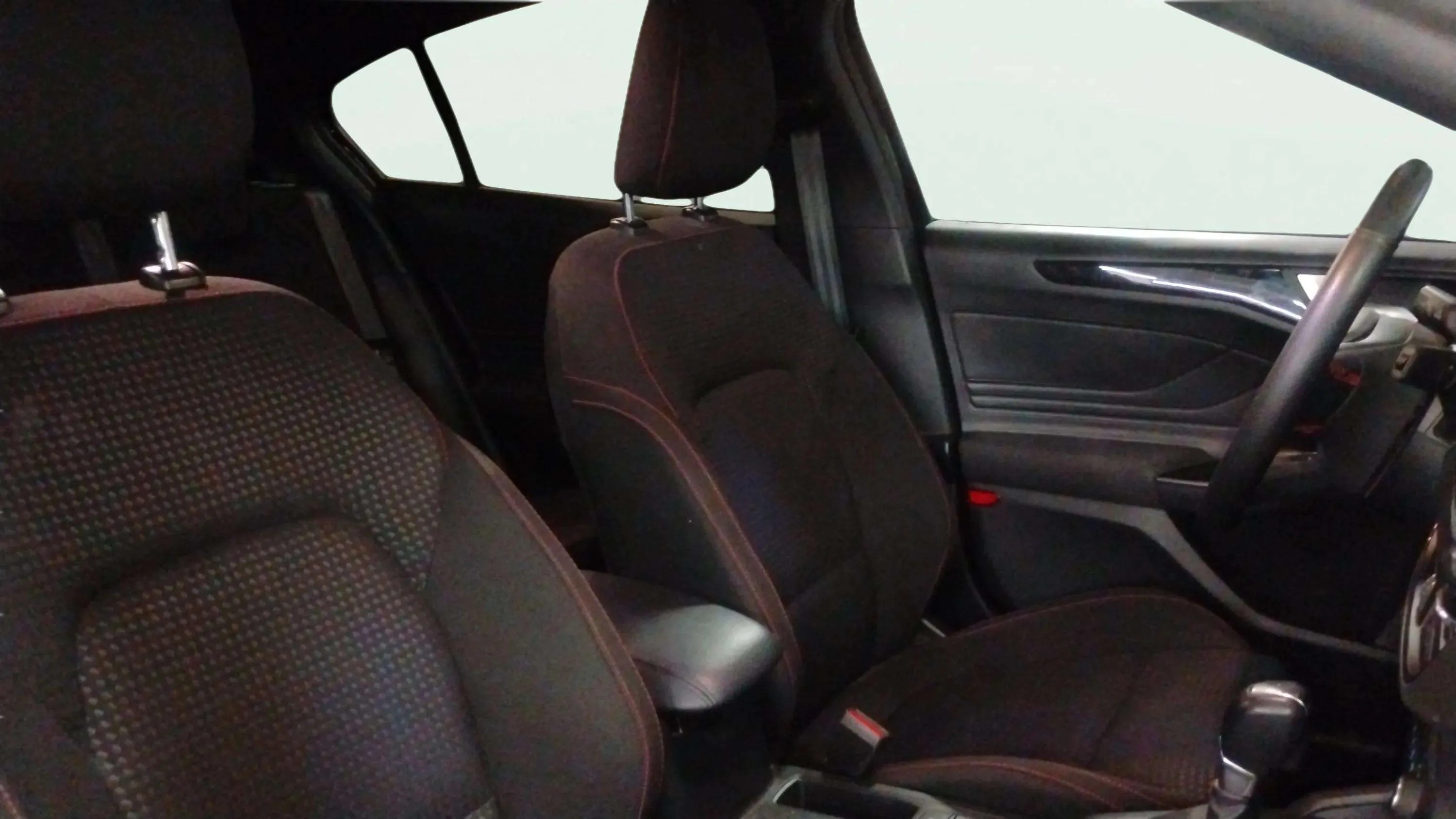 Ford Focus 1.0 EcoBoost MHEV Active - foto 17