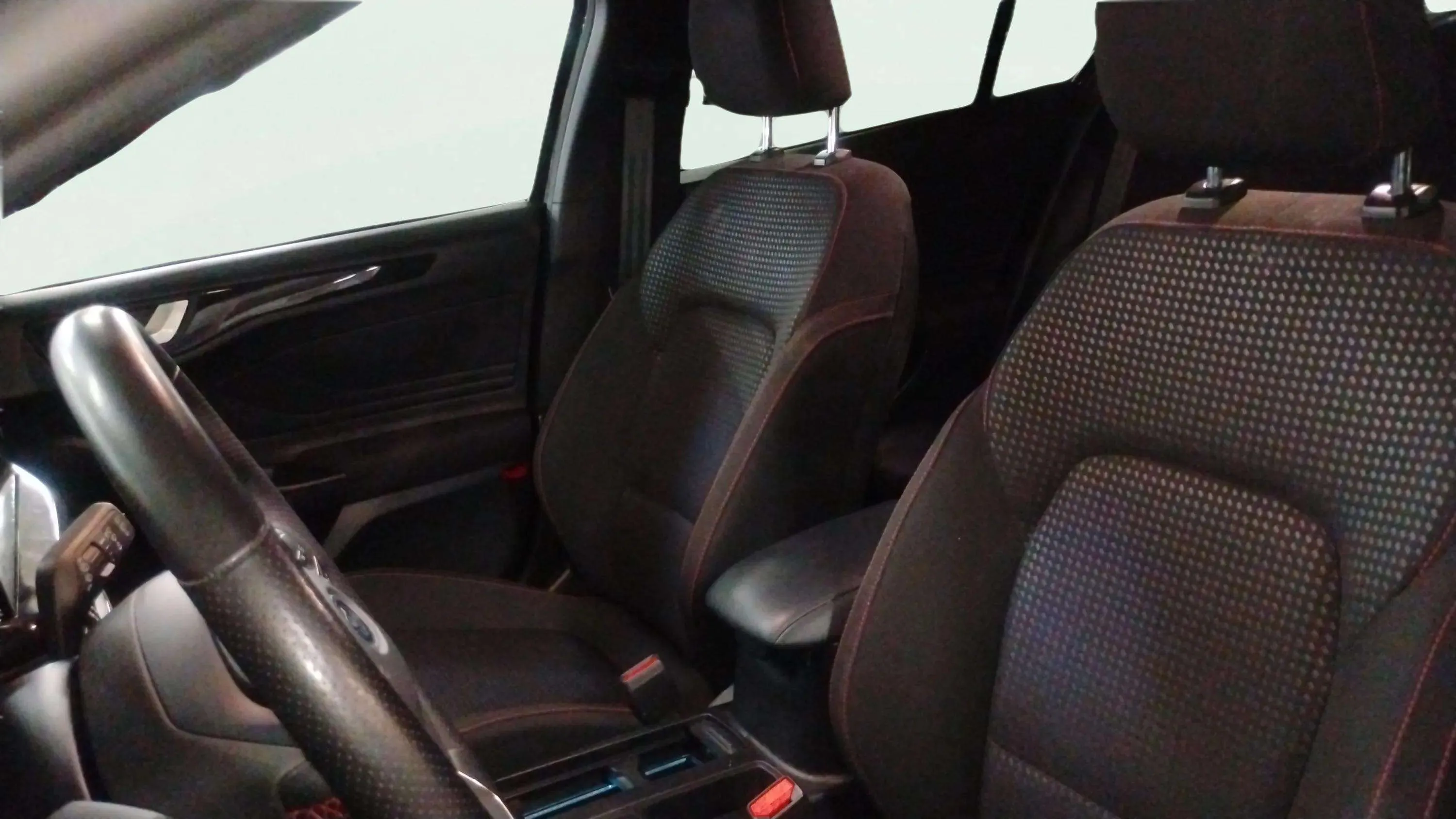 Ford Focus 1.0 EcoBoost MHEV Active - foto 8