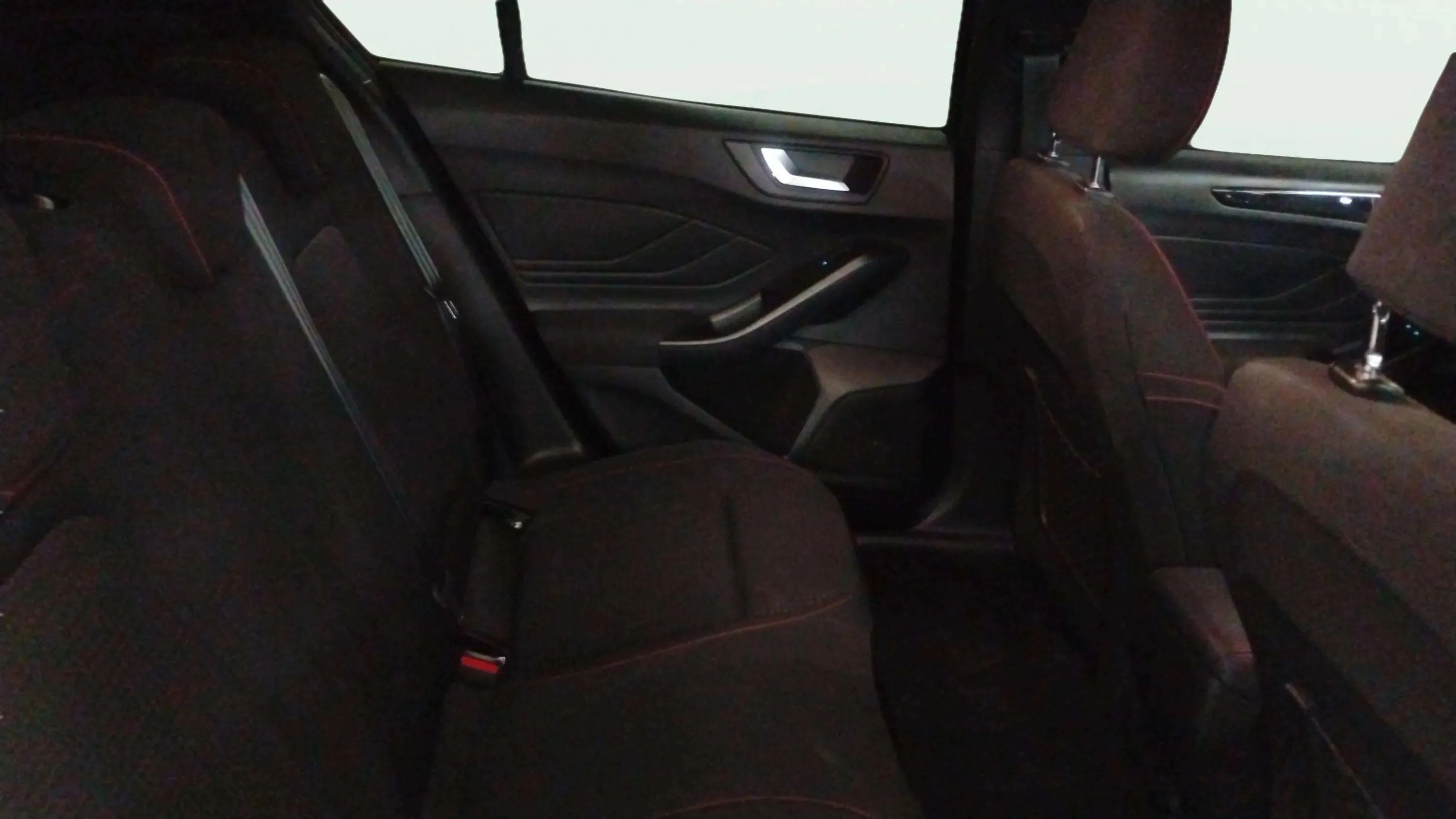 Ford Focus 1.0 EcoBoost MHEV Active - foto 13