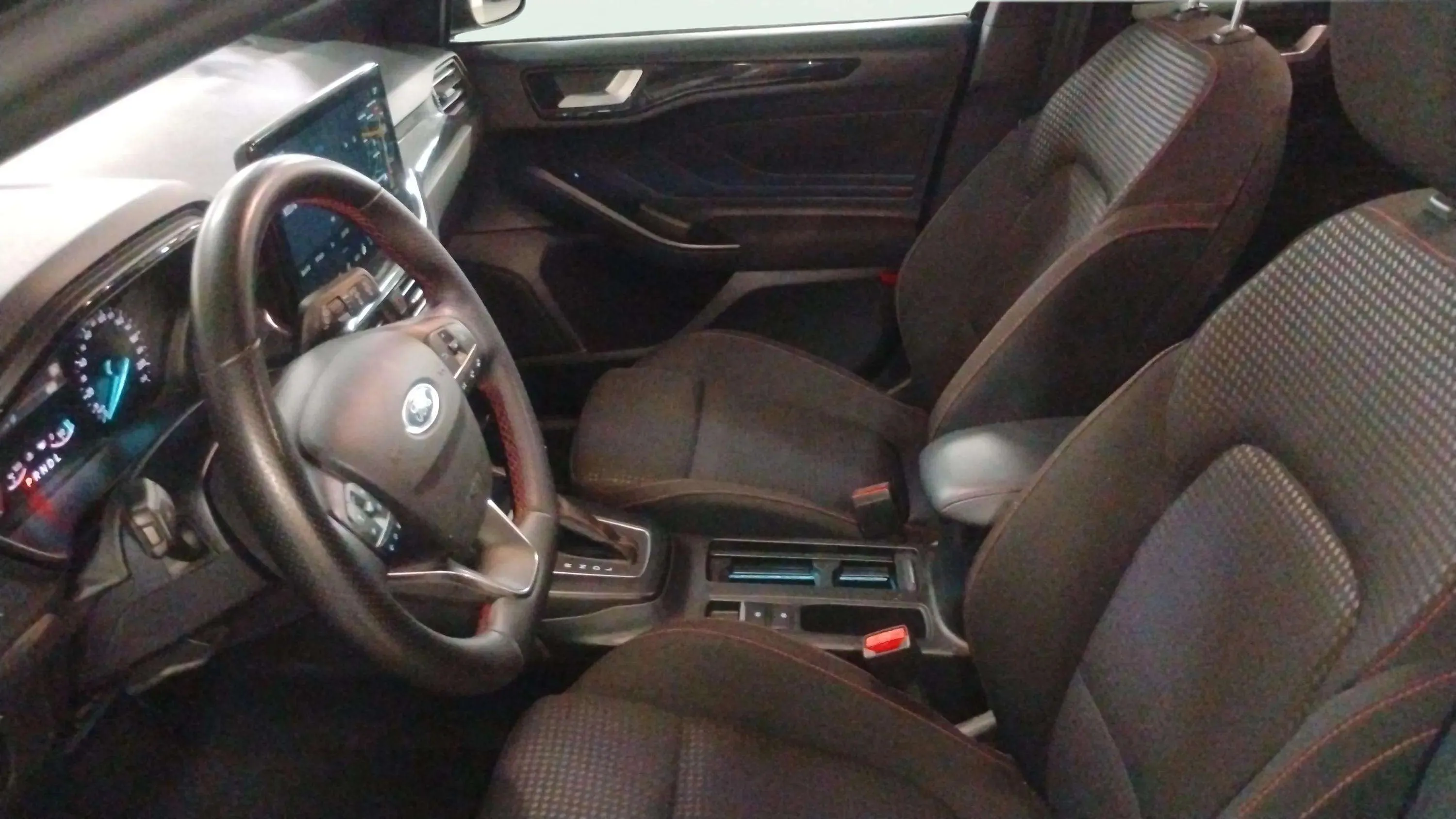 Ford Focus 1.0 EcoBoost MHEV Active - foto 7