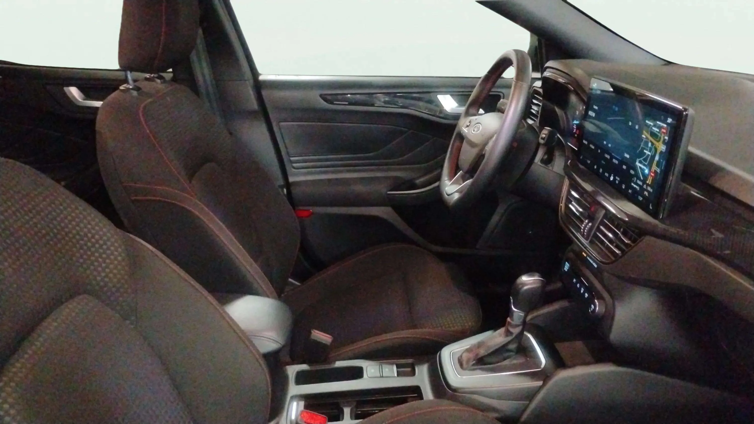 Ford Focus 1.0 EcoBoost MHEV Active - foto 16