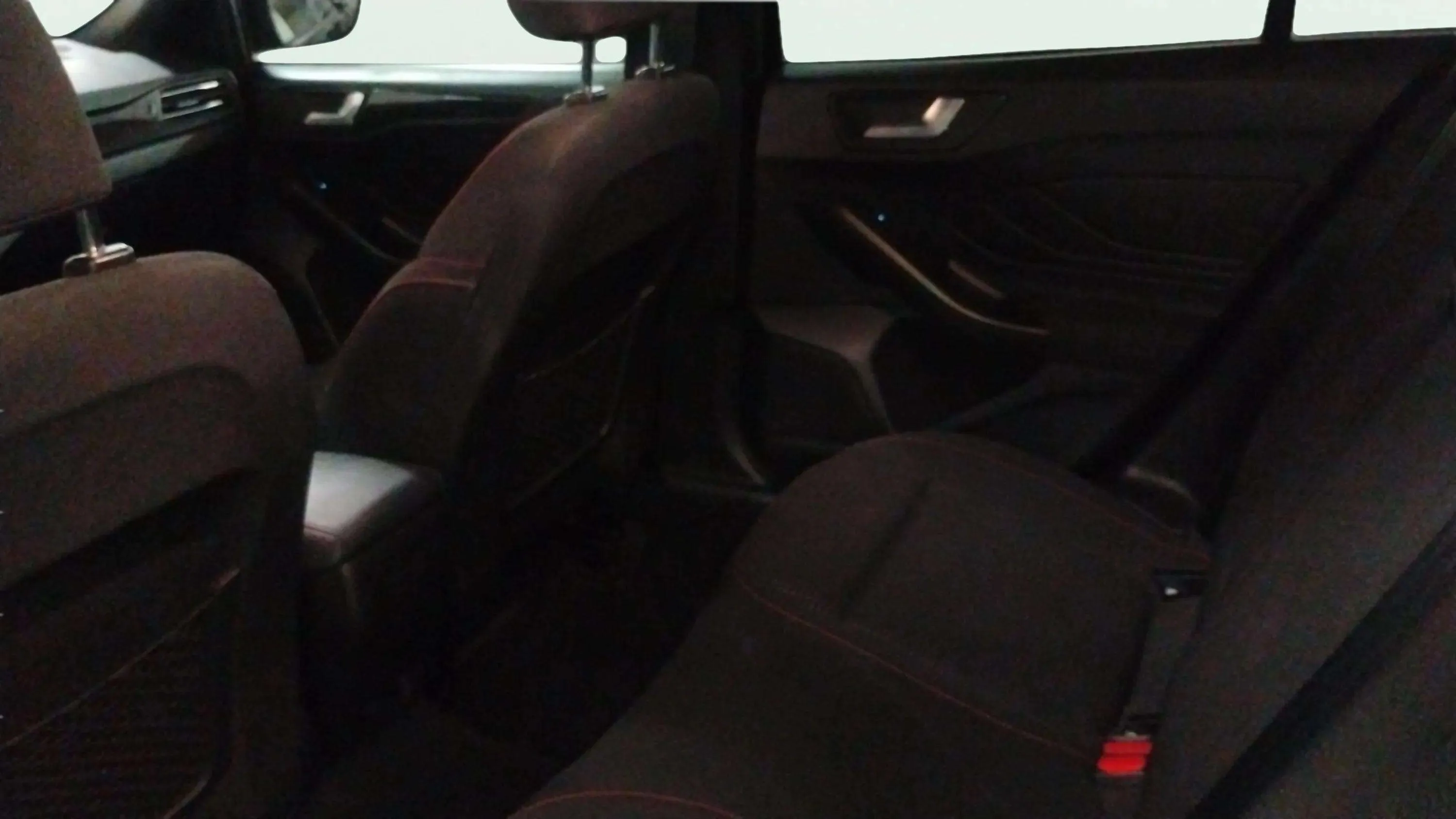 Ford Focus 1.0 EcoBoost MHEV Active - foto 9