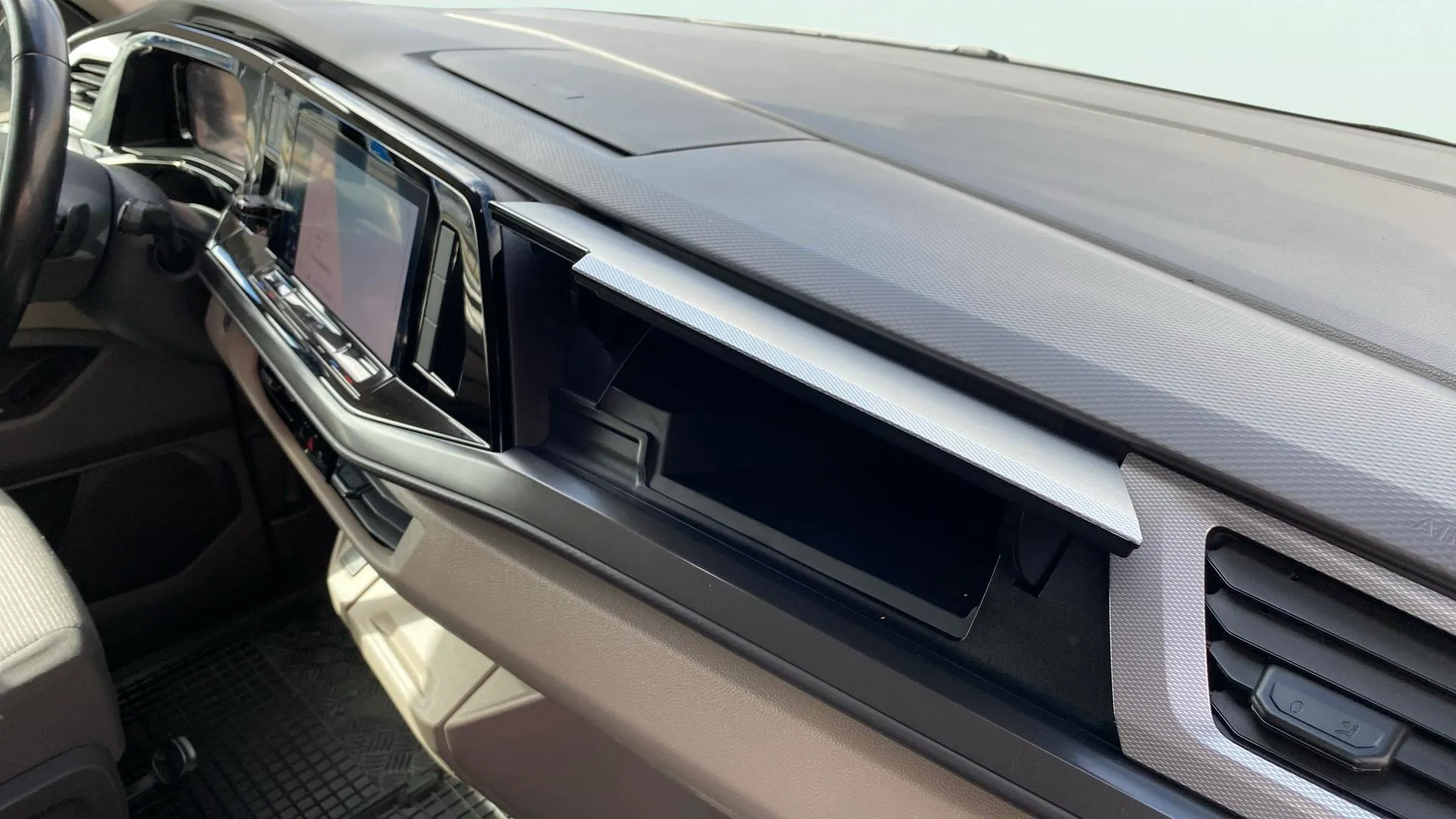 Volkswagen Multivan Life PHEV 1.4 TSI DSG BC - foto 26