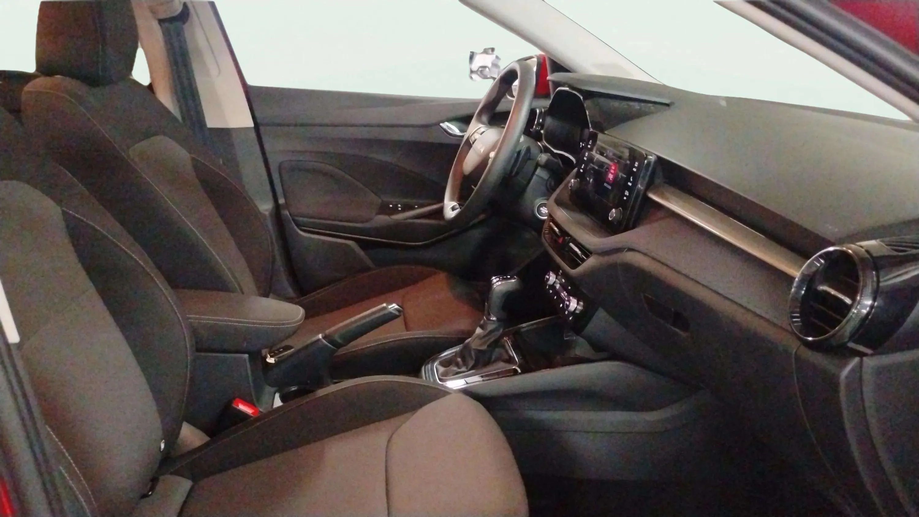 Škoda Fabia 1.0 TSI DSG Selection - foto 20