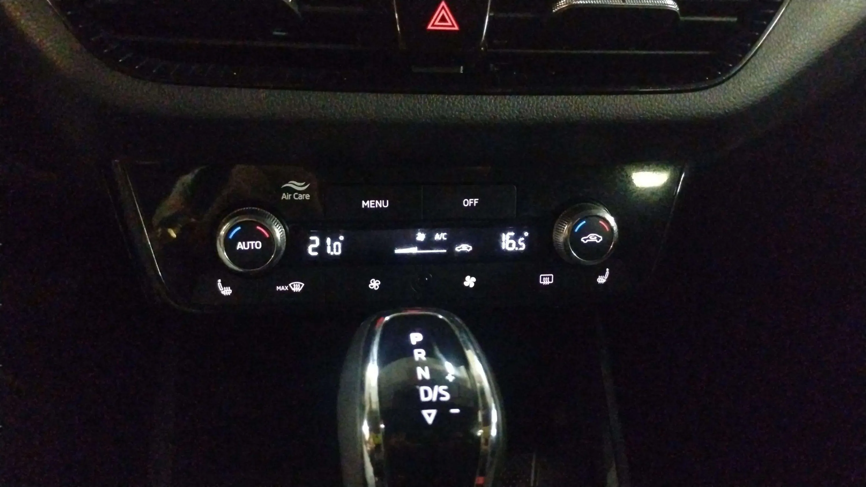 Škoda Fabia 1.0 TSI DSG Selection - foto 10