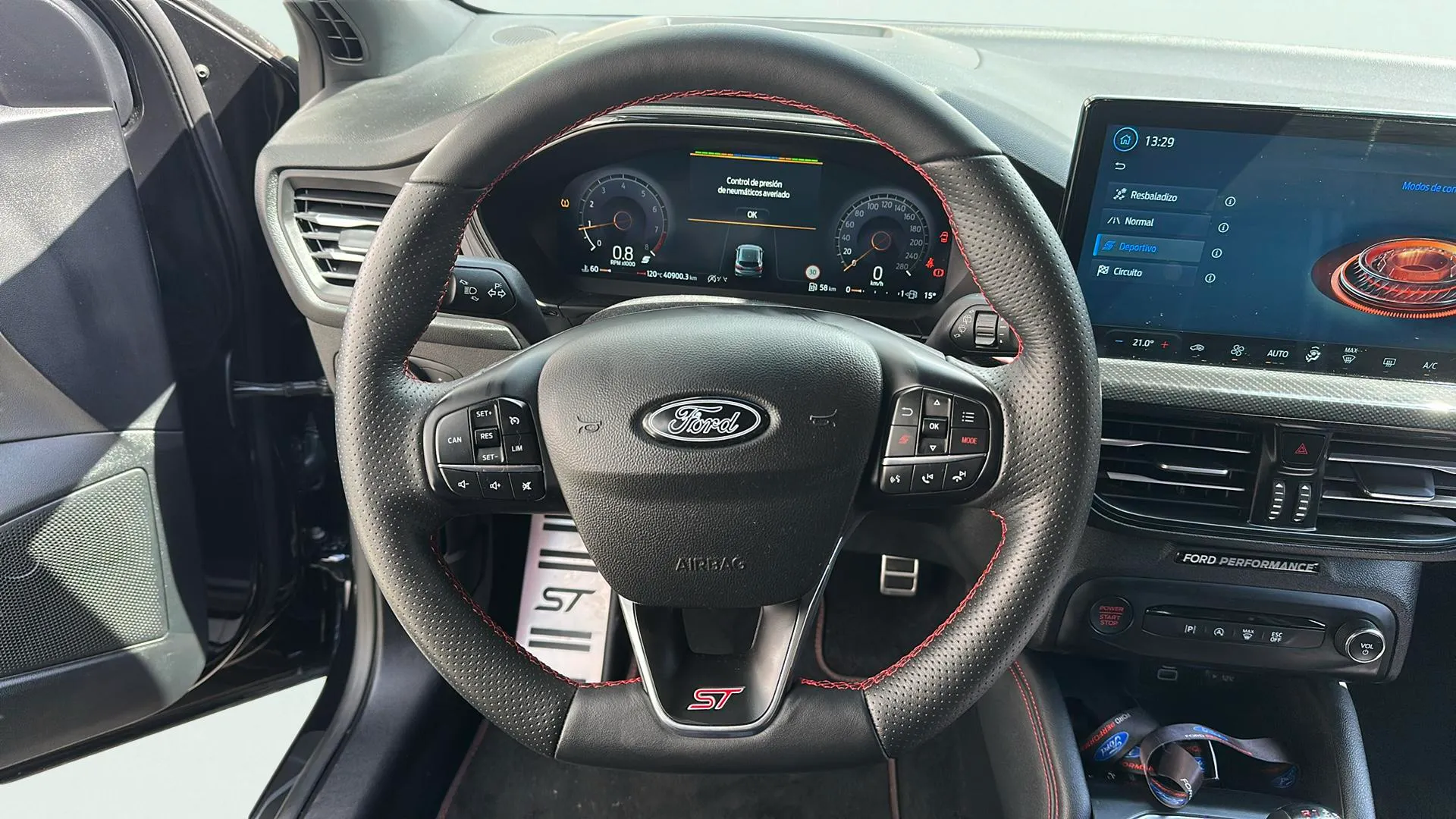 Ford Focus ST Edition 2.3 EcoBoost - foto 15