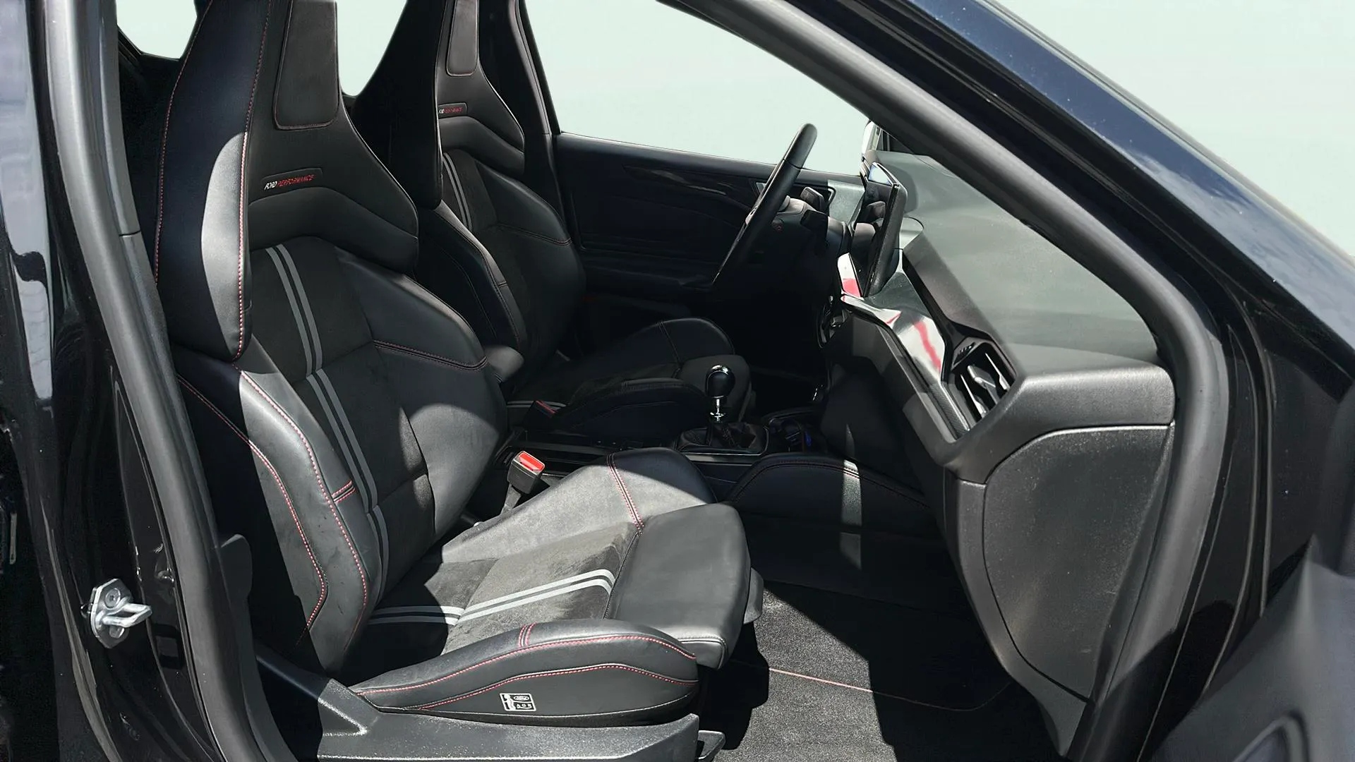 Ford Focus ST Edition 2.3 EcoBoost - foto 17