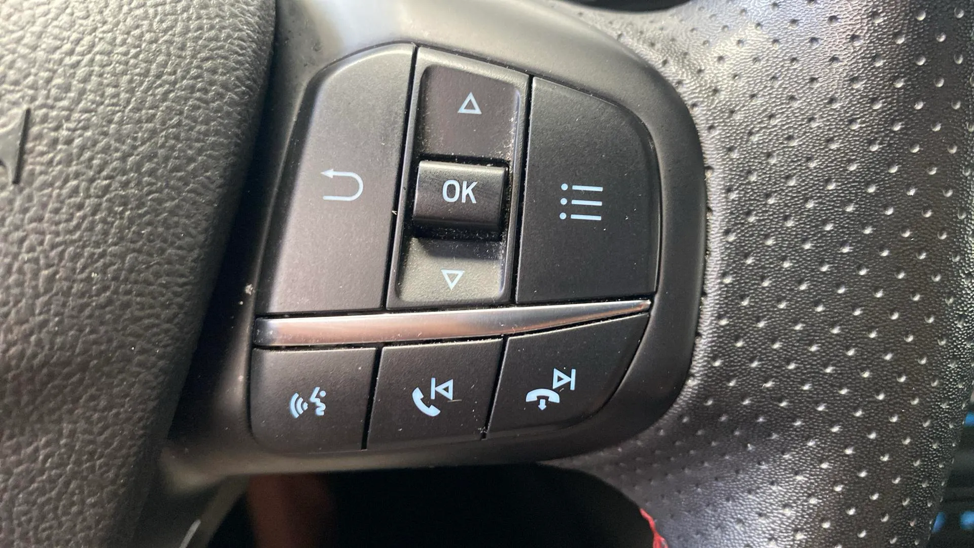 Ford Focus 1.0 EcoBoost MHEV ST-Line - foto 19