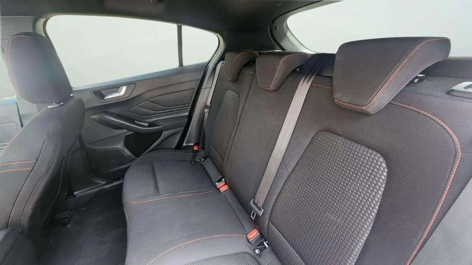 Ford Focus 1.0 EcoBoost MHEV Active - foto 21
