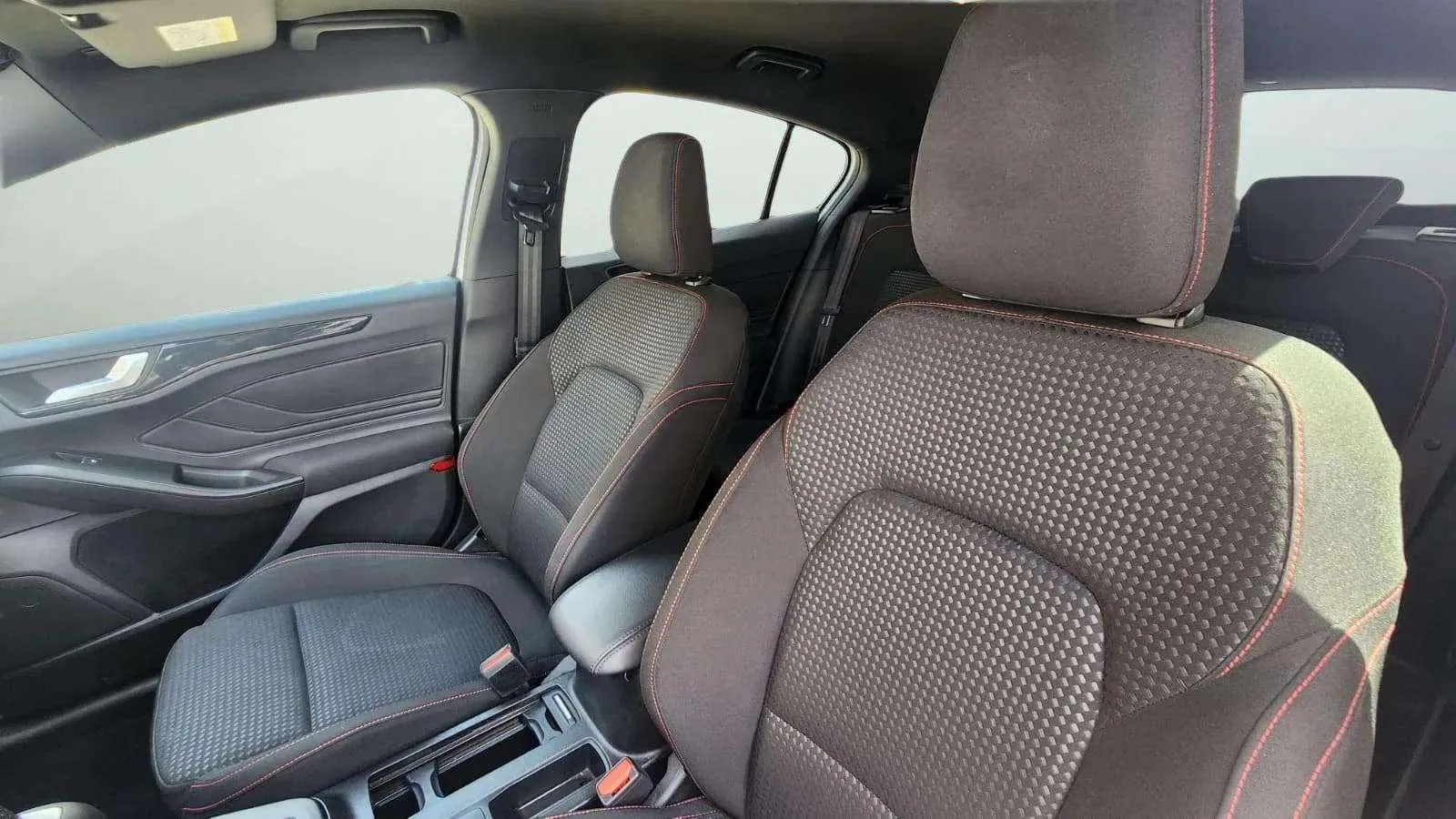 Ford Focus 1.0 EcoBoost MHEV Active - foto 20