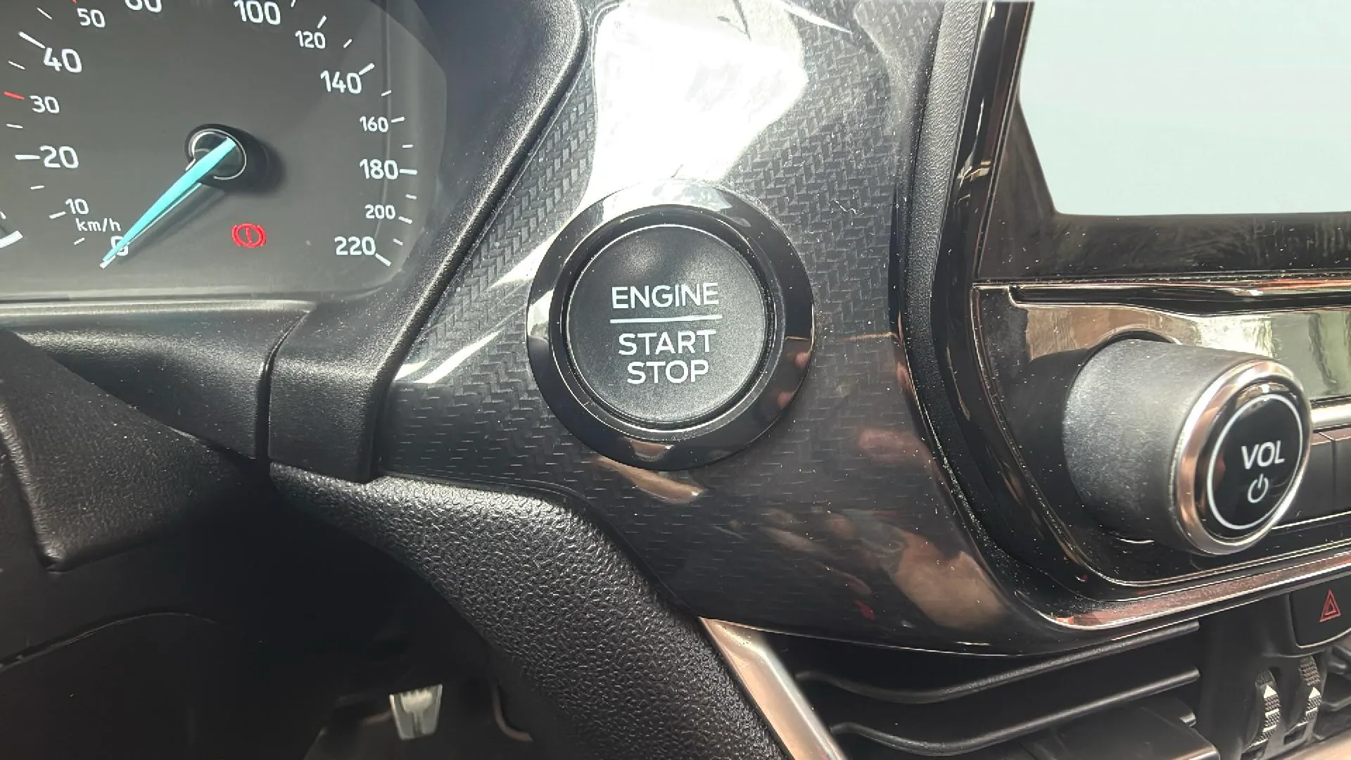 Ford Fiesta 1.0 EcoBoost MHEV ST-Line - foto 25