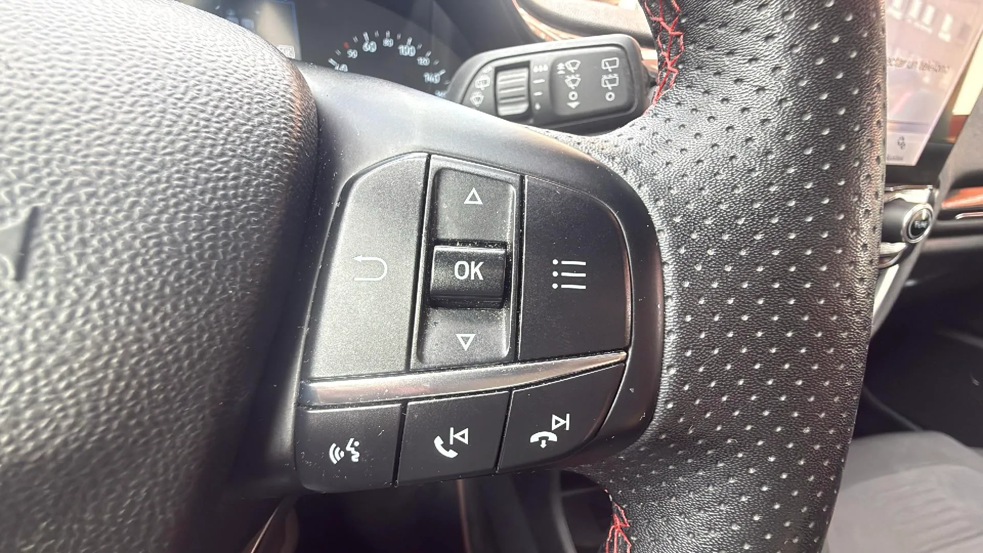 Ford Fiesta 1.0 EcoBoost MHEV ST-Line - foto 18