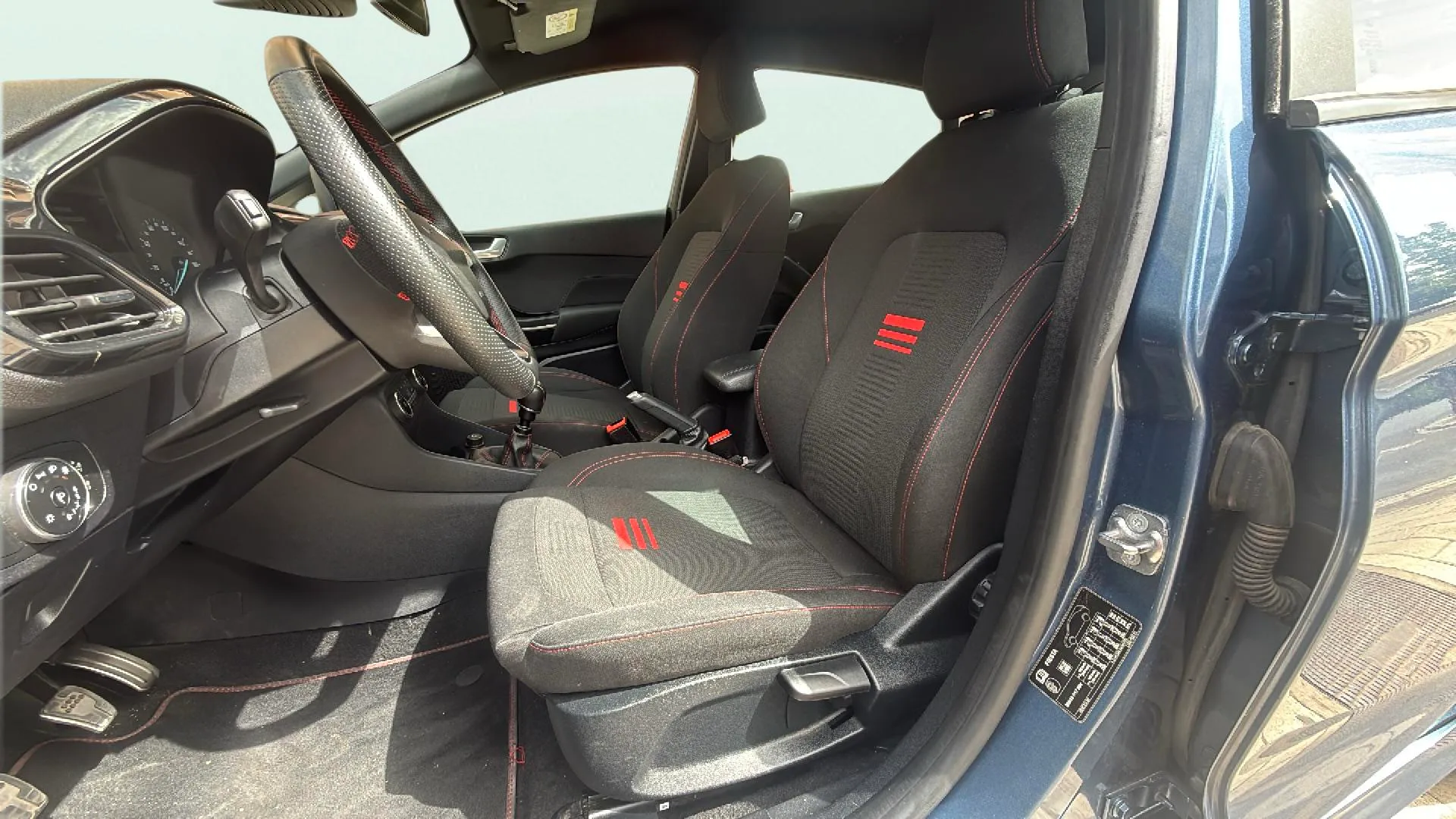 Ford Fiesta 1.0 EcoBoost MHEV ST-Line - foto 15