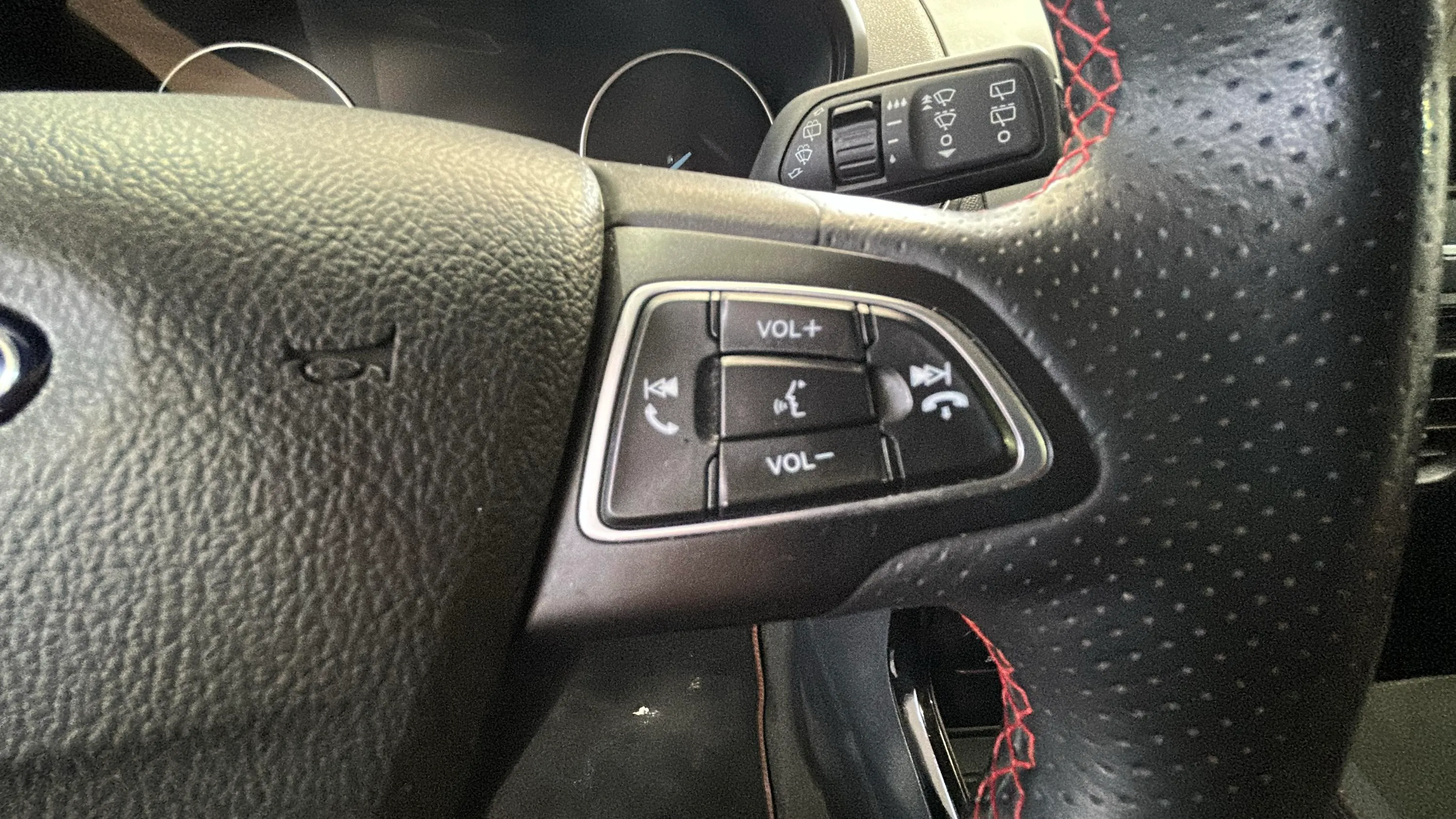 Ford EcoSport 1.0T EcoBoost ST Line - foto 20