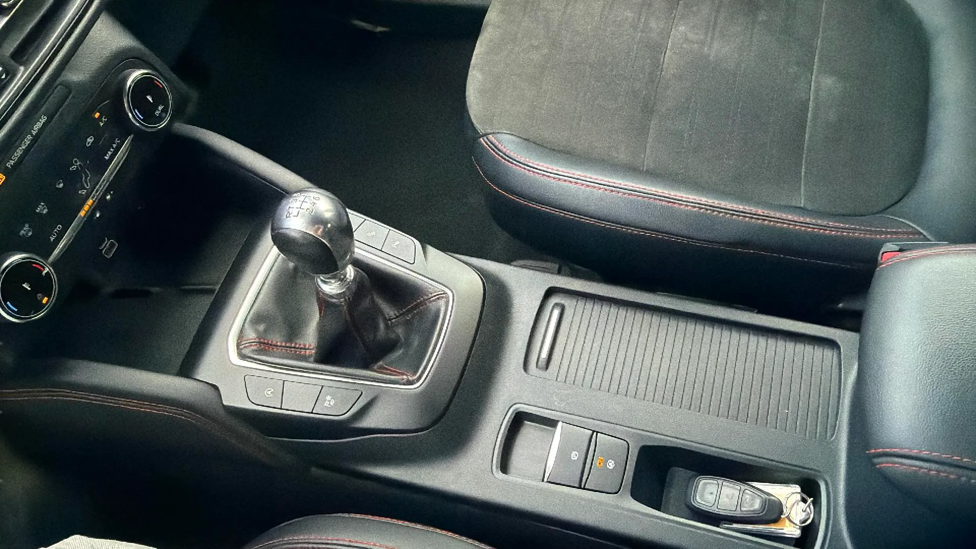 Ford Kuga ST-Line 1.5T EcoBoost - foto 19