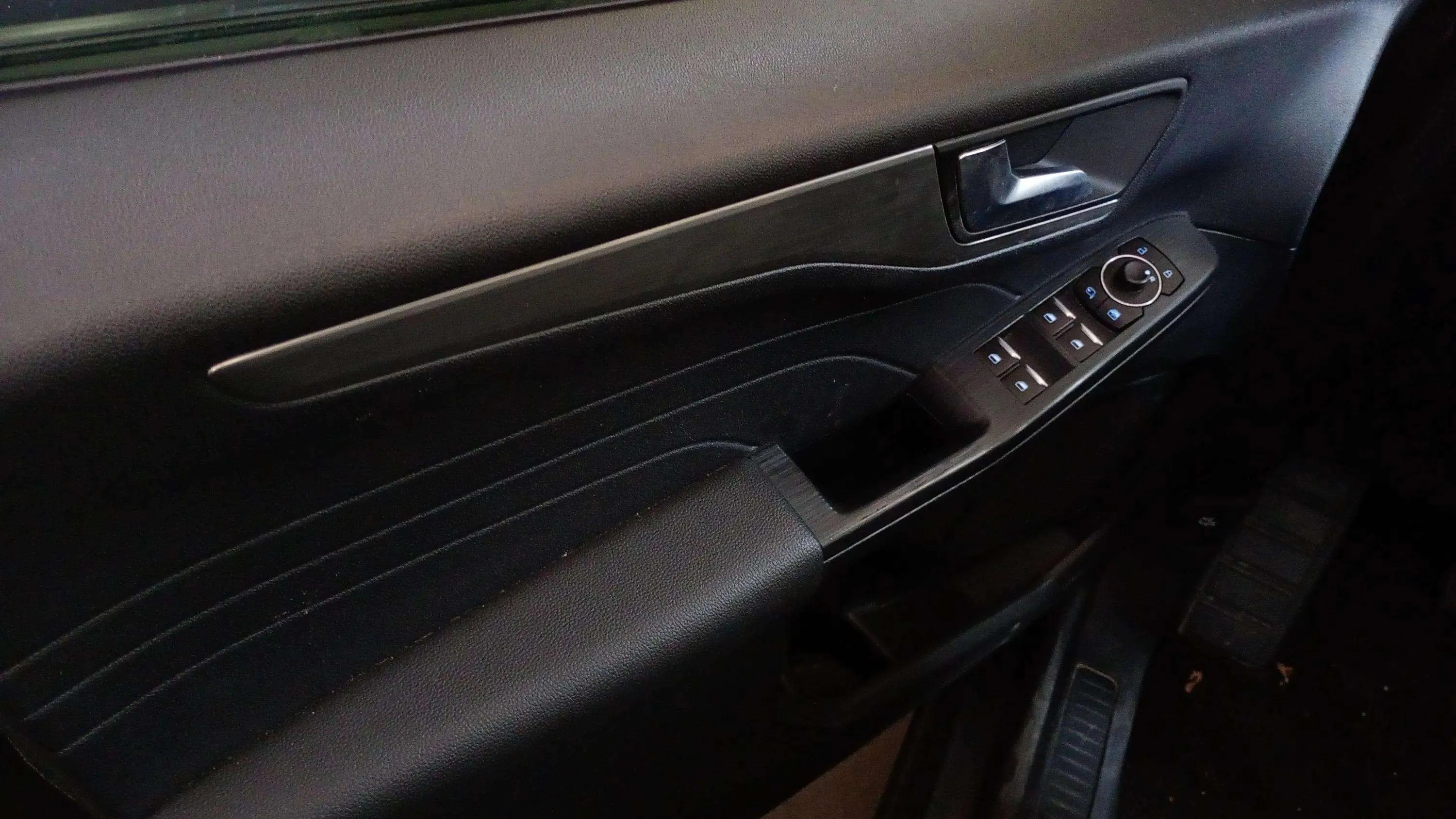 Ford Kuga Titanium 1.5T EcoBoost - foto 17
