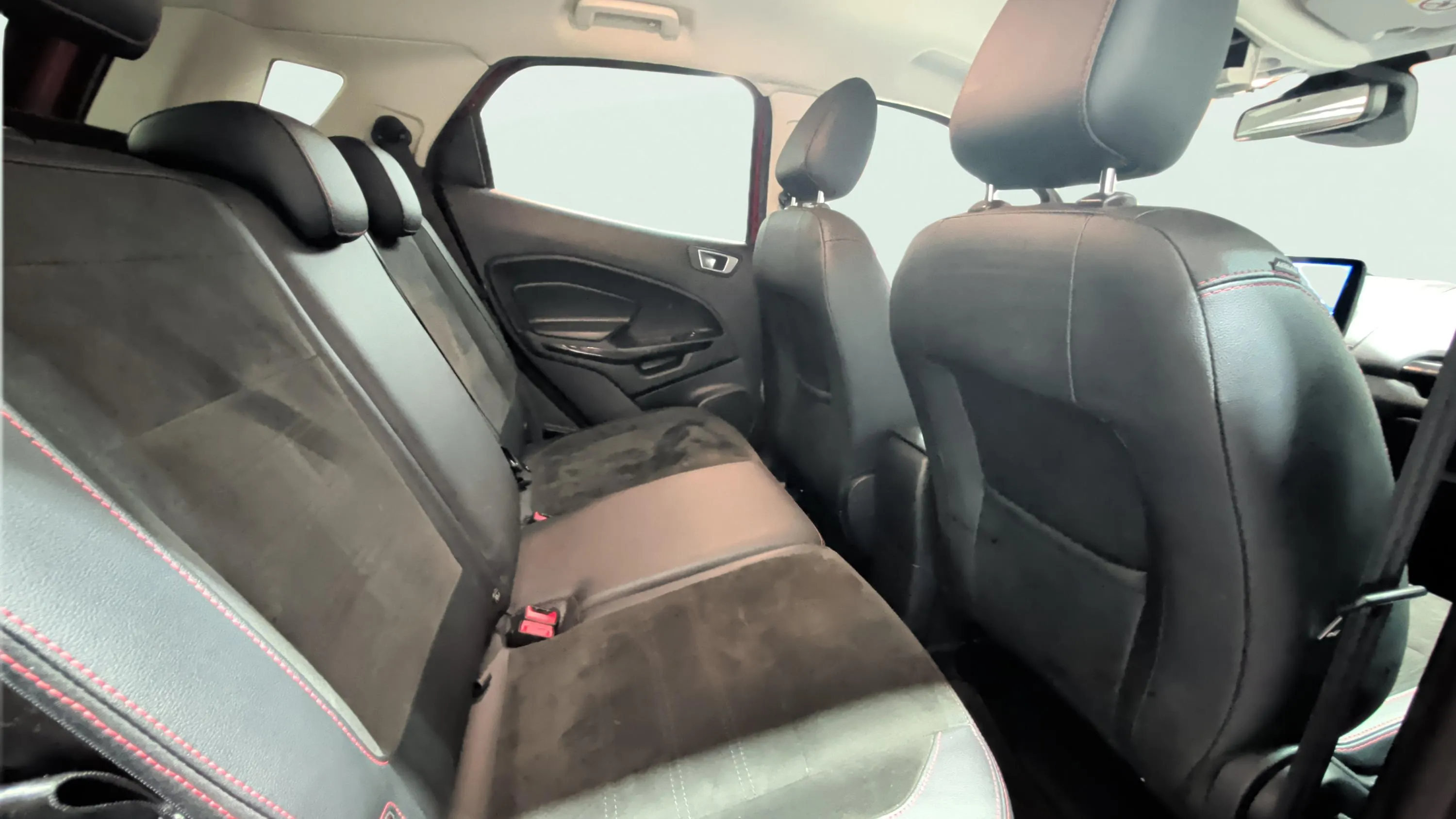 Ford EcoSport 1.0T EcoBoost ST Line - foto 12