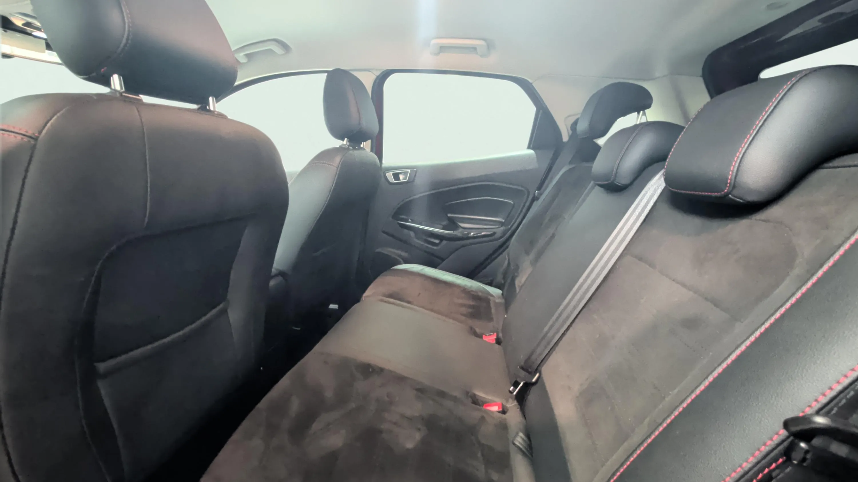 Ford EcoSport 1.0T EcoBoost ST Line - foto 11
