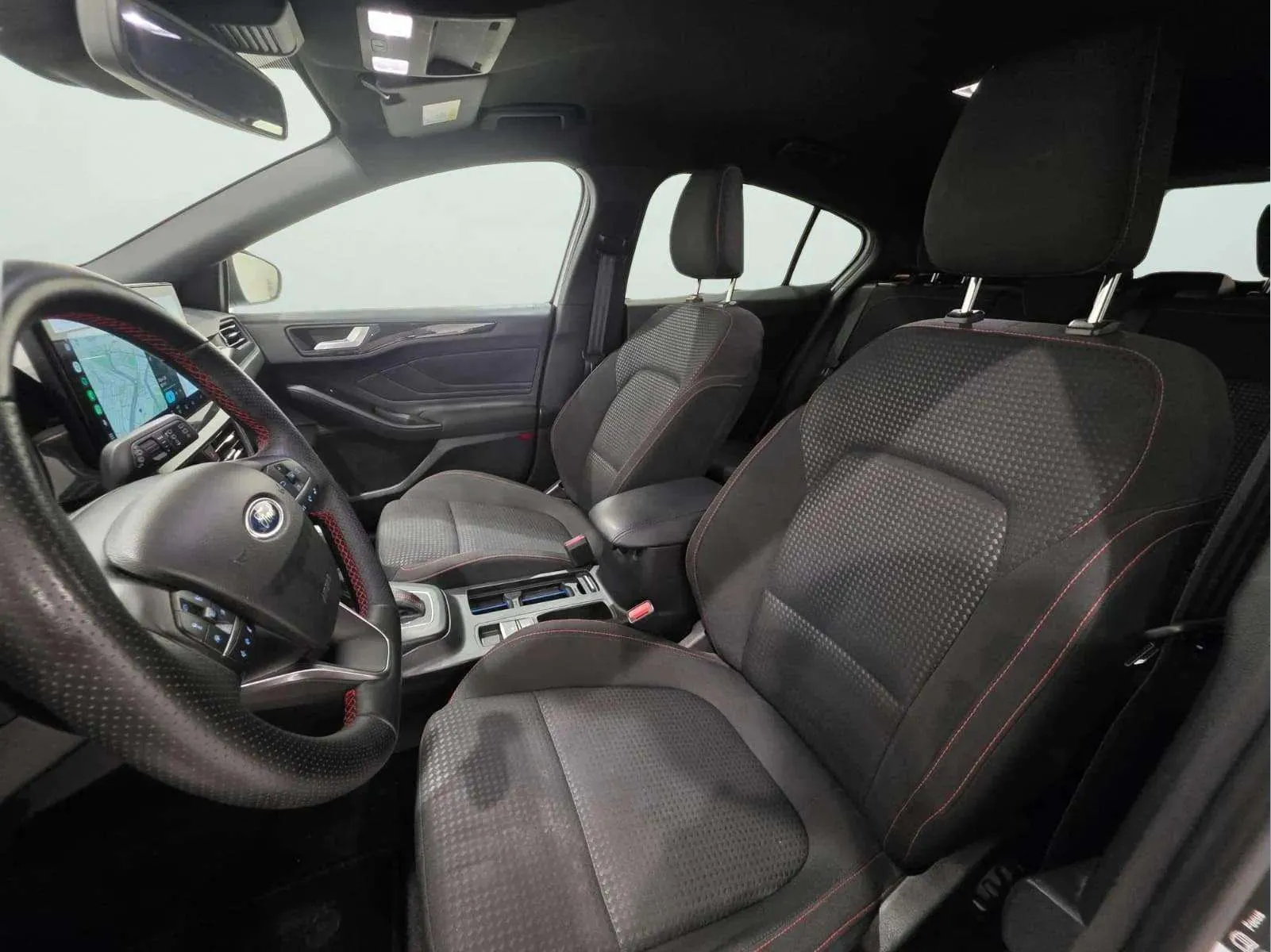 Ford Focus 1.0 EcoBoost MHEV ST-Line - foto 6