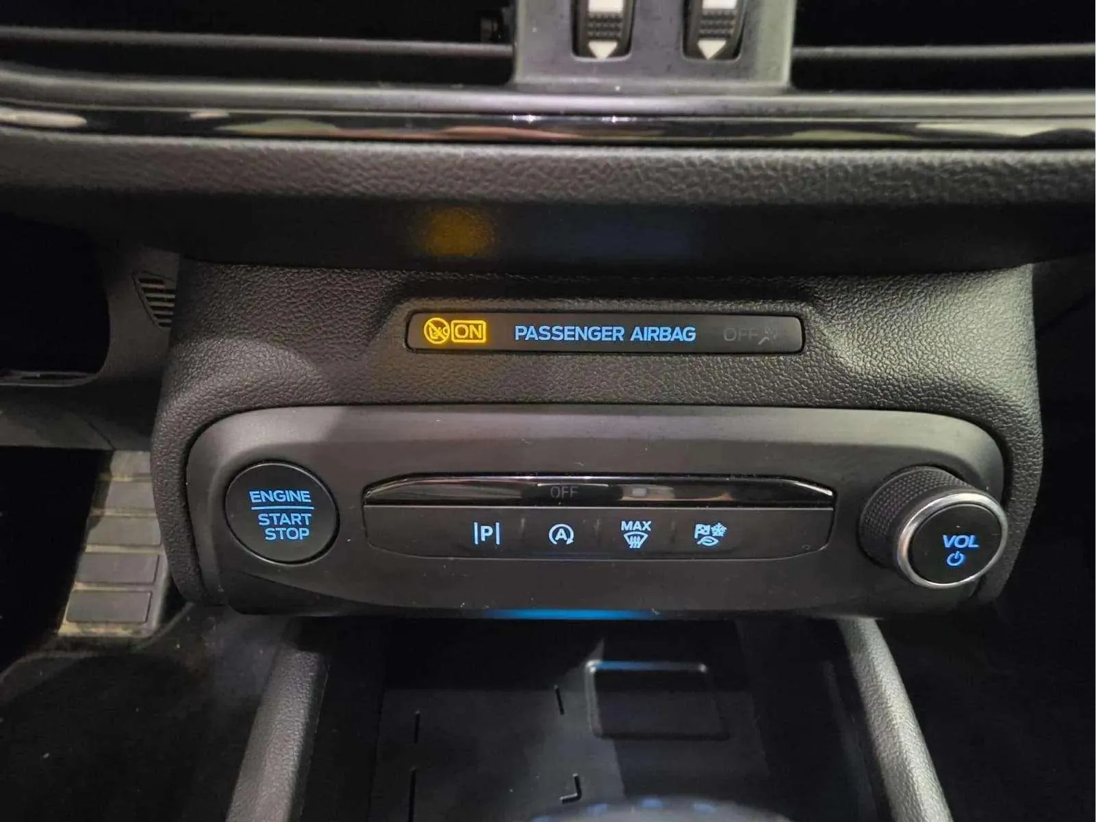 Ford Focus 1.0 EcoBoost MHEV ST-Line - foto 18