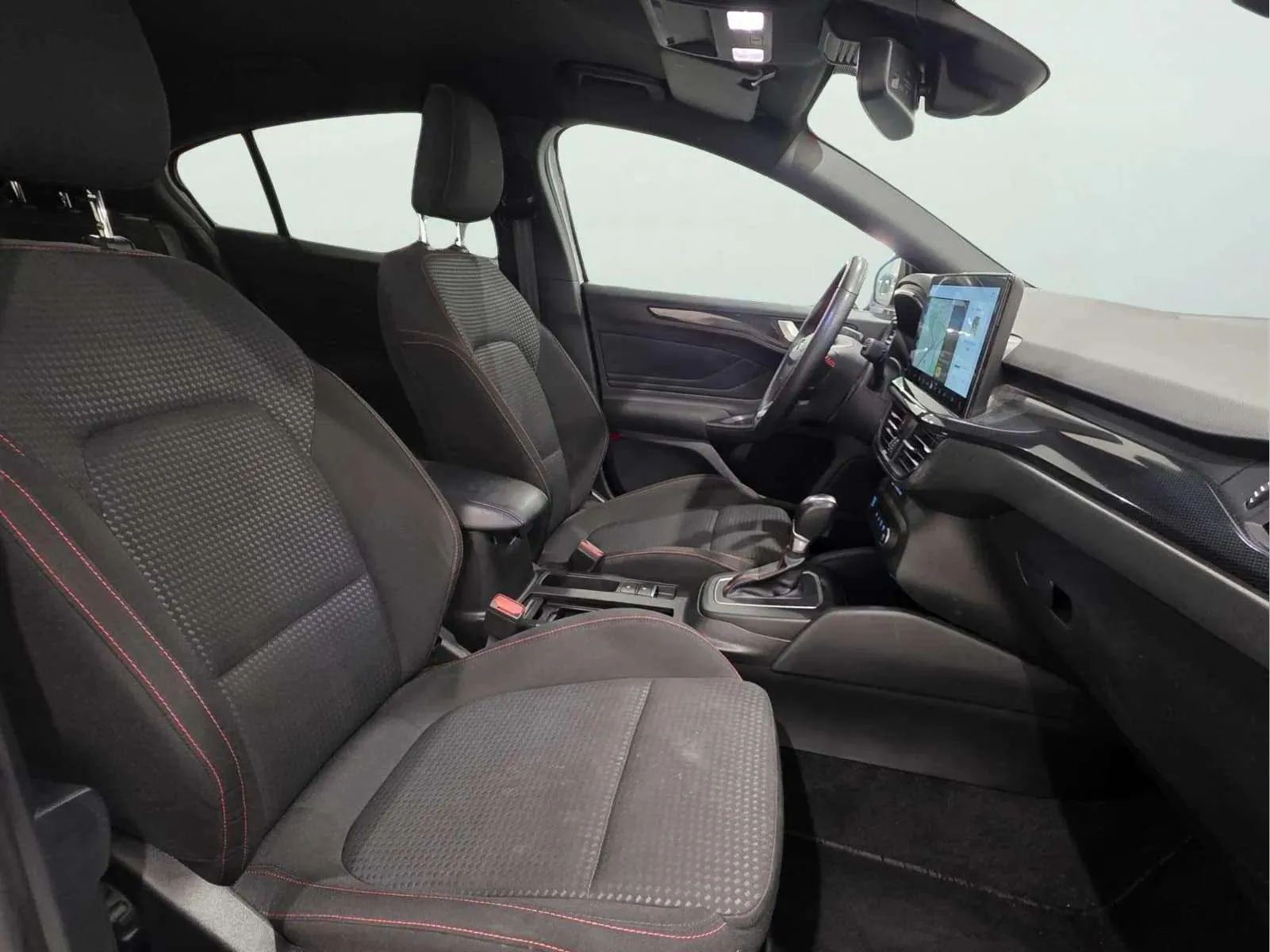 Ford Focus 1.0 EcoBoost MHEV ST-Line - foto 10